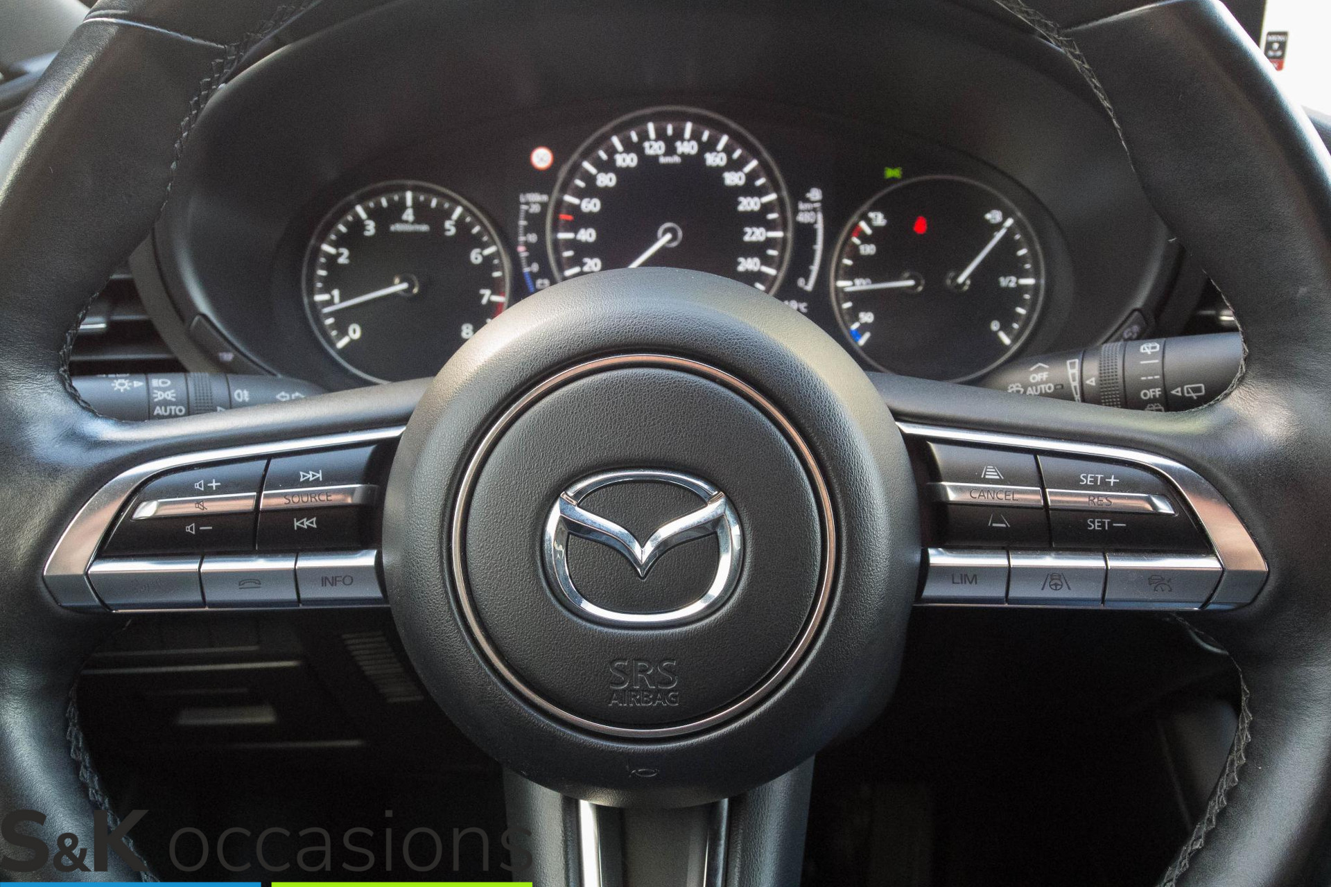 
								Mazda 3 2.0 e-SkyActiv-G M Hybrid 122 Luxury vol									