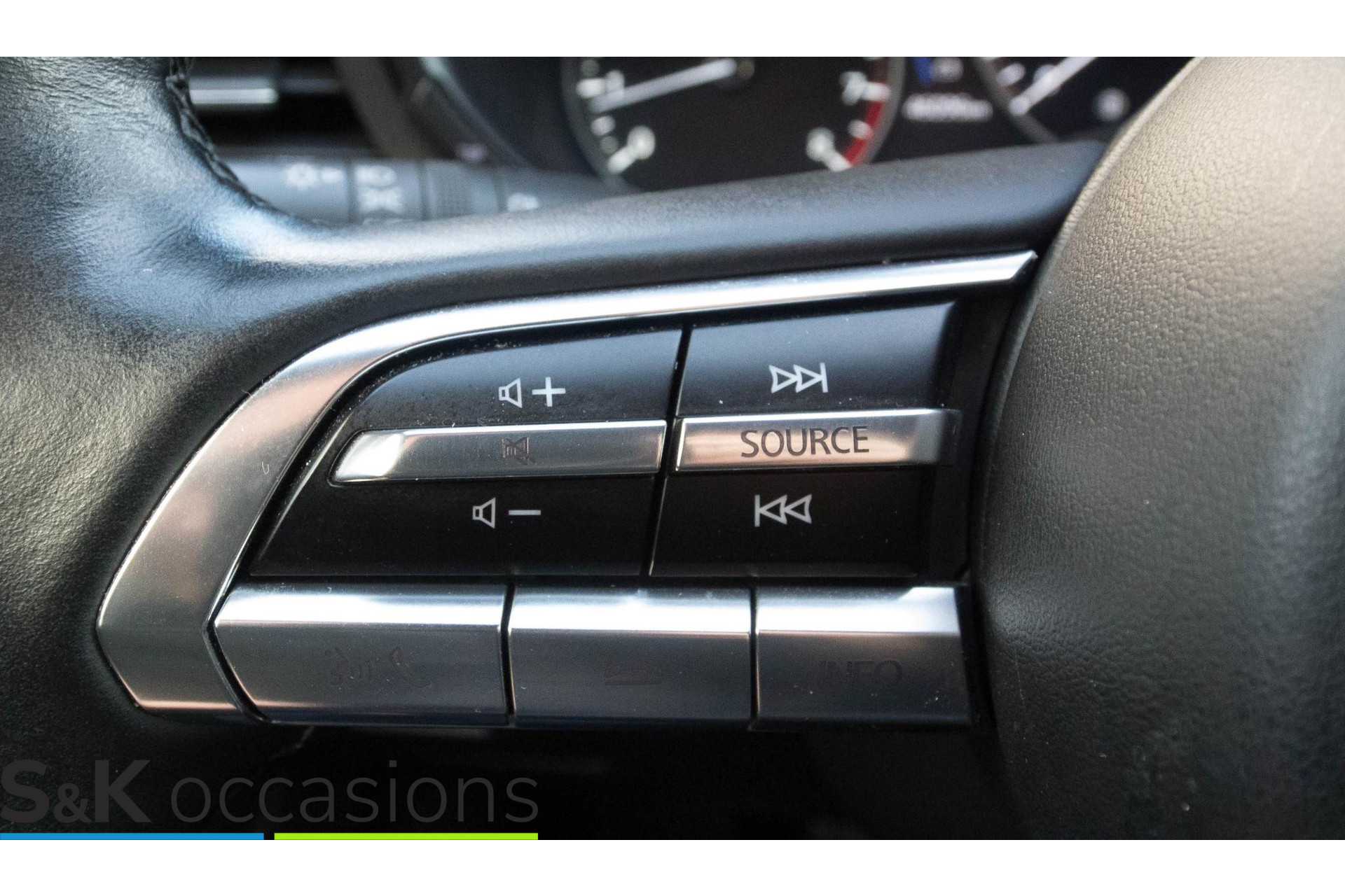 
								Mazda 3 2.0 e-SkyActiv-G M Hybrid 122 Luxury vol									