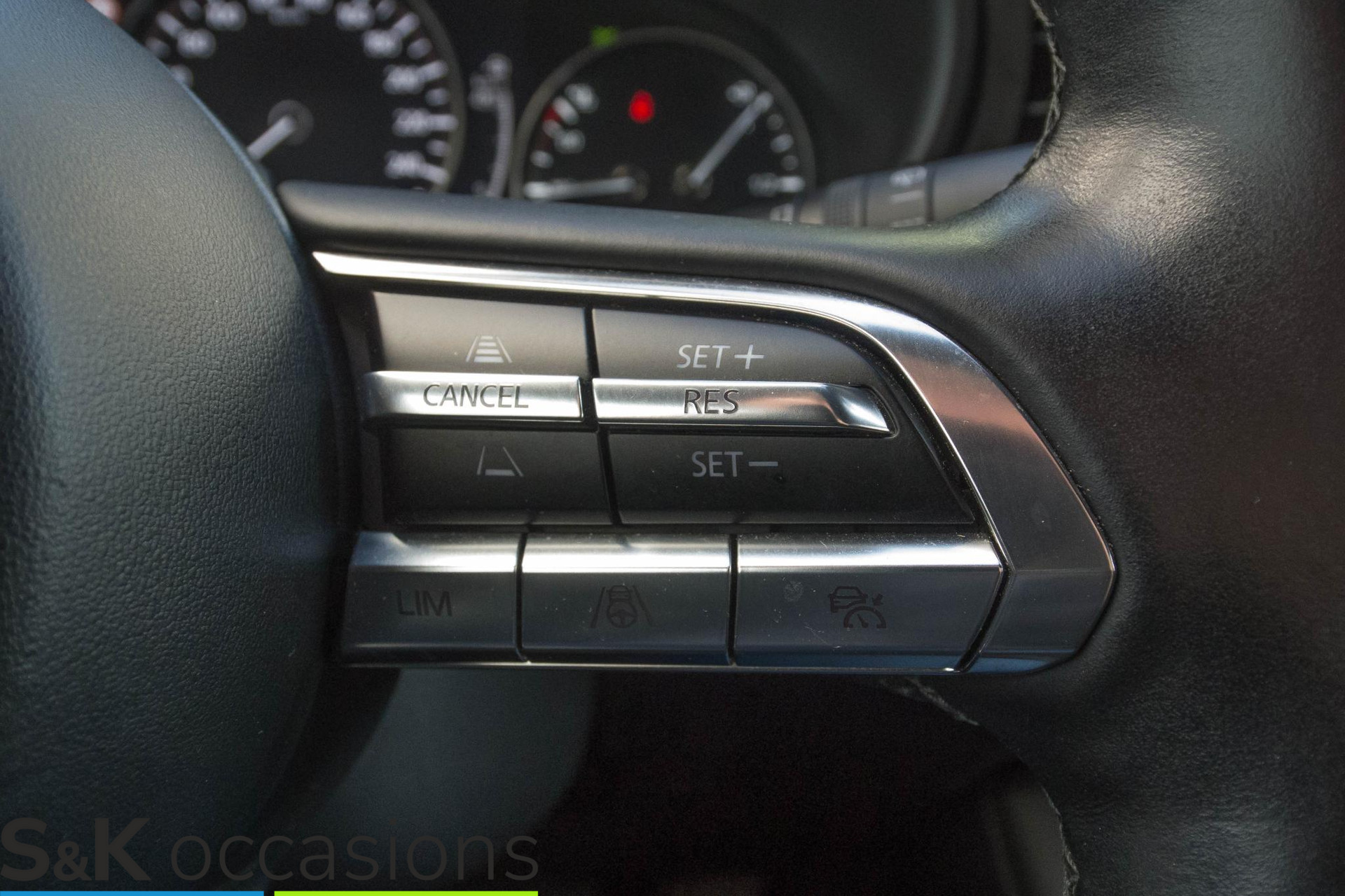 
								Mazda 3 2.0 e-SkyActiv-G M Hybrid 122 Luxury vol									