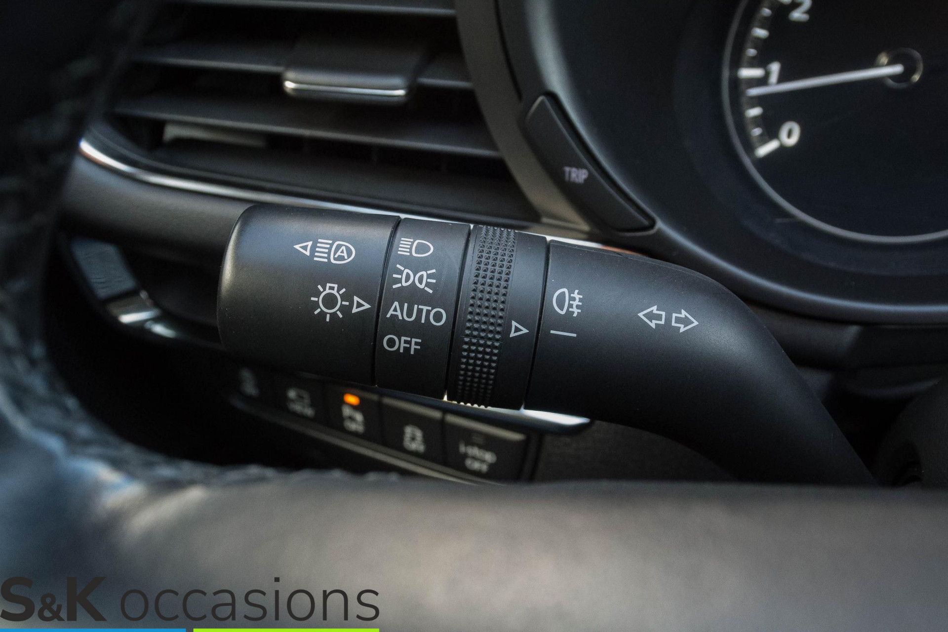 
								Mazda 3 2.0 e-SkyActiv-G M Hybrid 122 Luxury vol									
