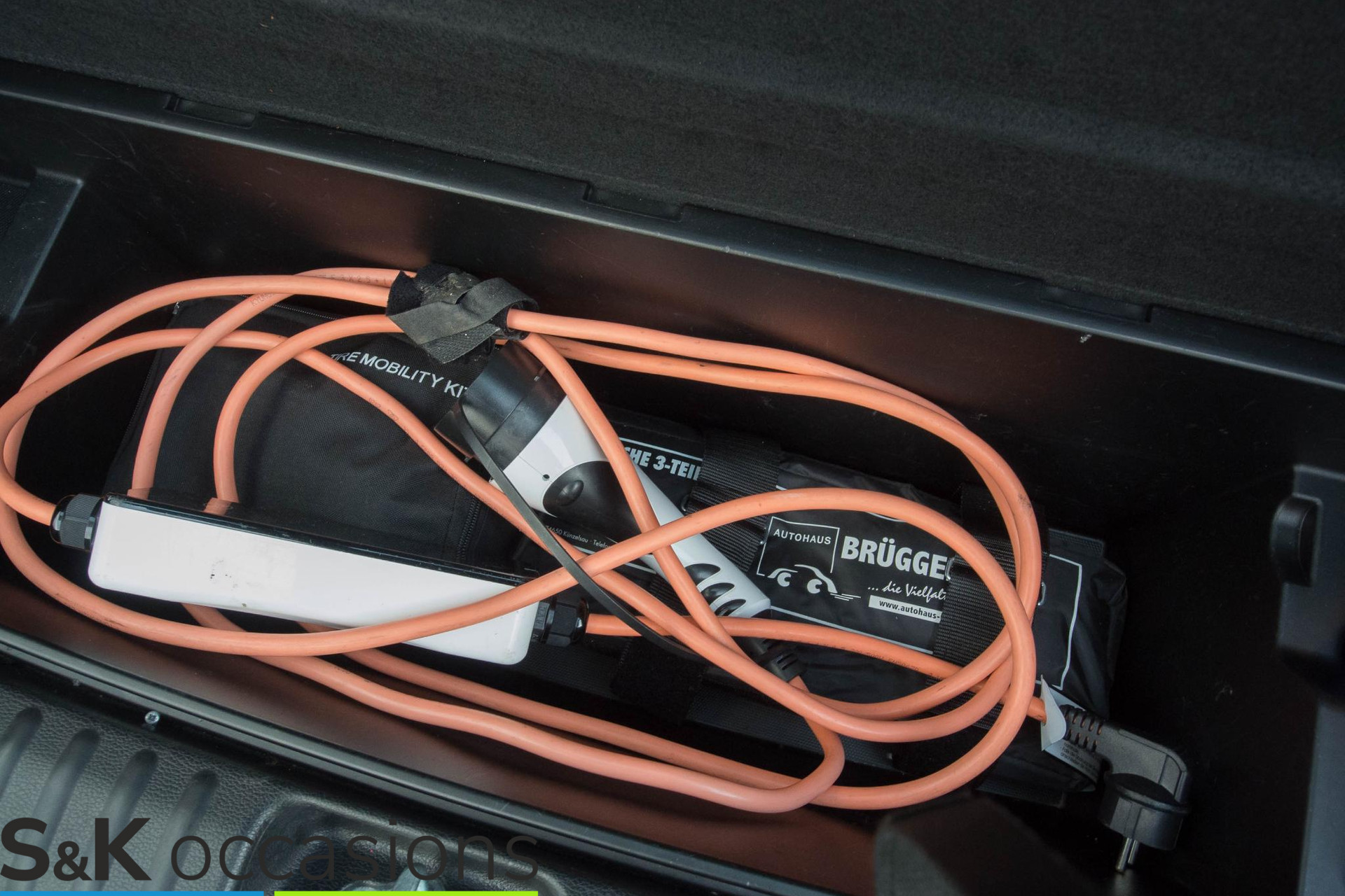 
								Kia Ceed Sportswagon 1.6 GDI PHEV 100% dealer onderhouden trekhaak vol									