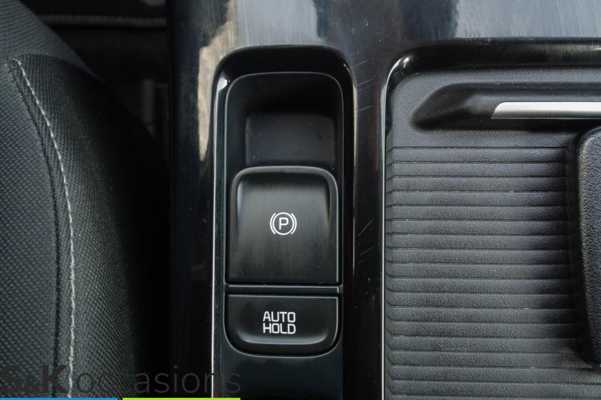 
								Kia Ceed Sportswagon 1.6 GDI PHEV 100% dealer onderhouden trekhaak vol									