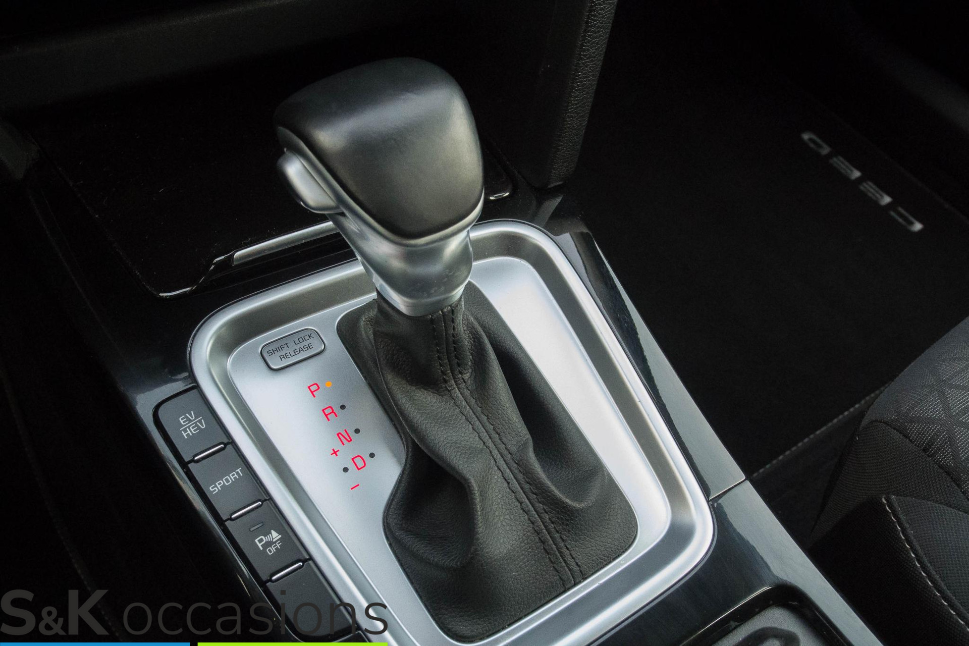 
								Kia Ceed Sportswagon 1.6 GDI PHEV 100% dealer onderhouden trekhaak vol									