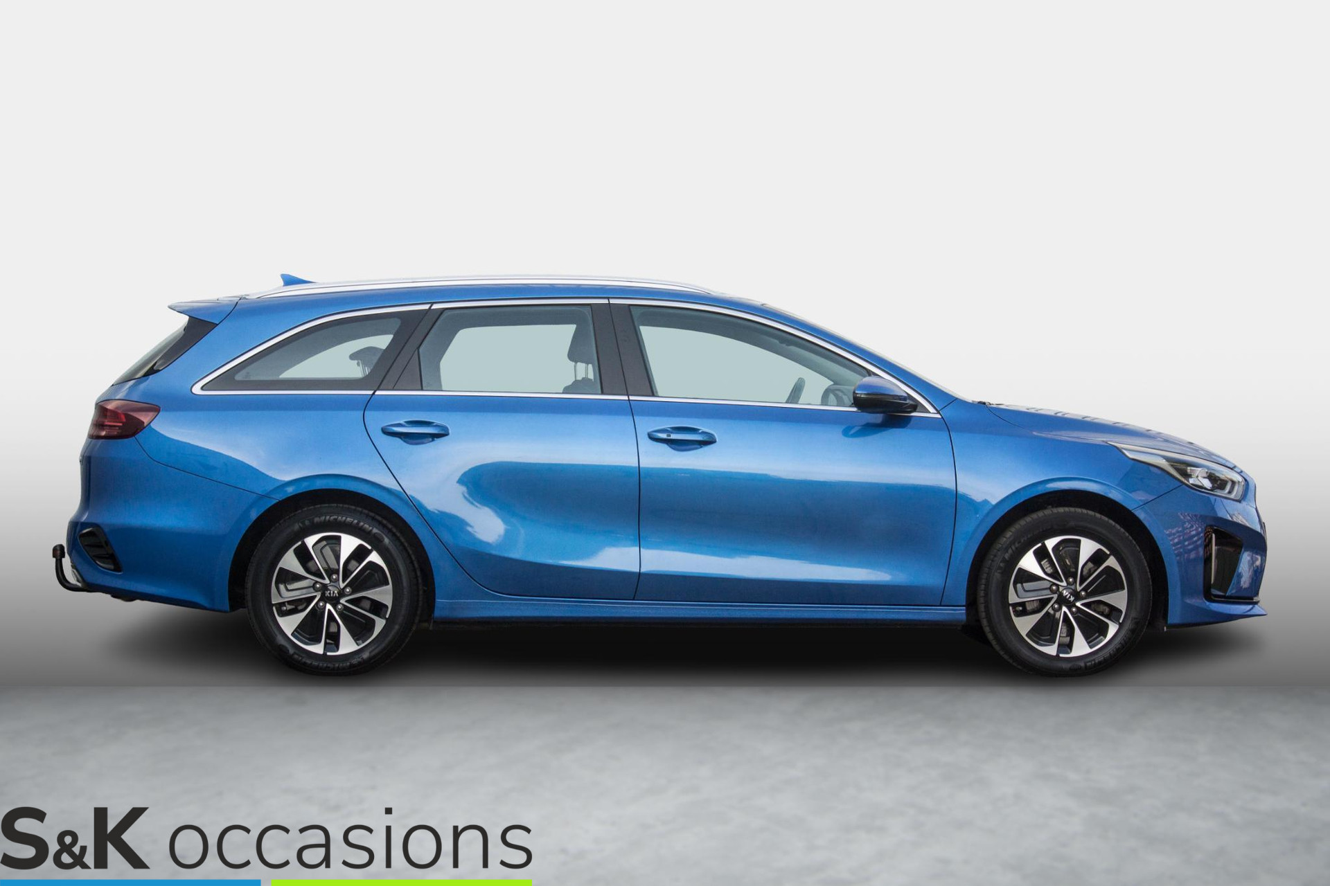 
								Kia Ceed Sportswagon 1.6 GDI PHEV 100% dealer onderhouden trekhaak vol									