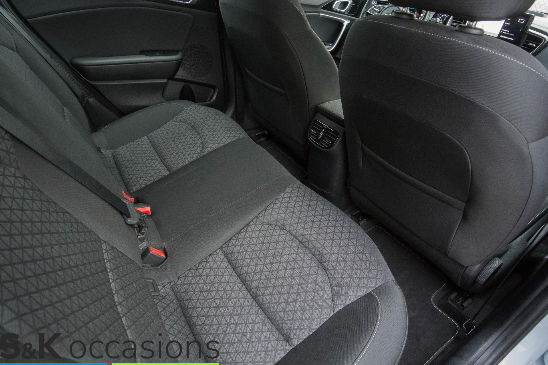 
								Kia Ceed Sportswagon 1.6 GDI PHEV 100% dealer onderhouden vol									