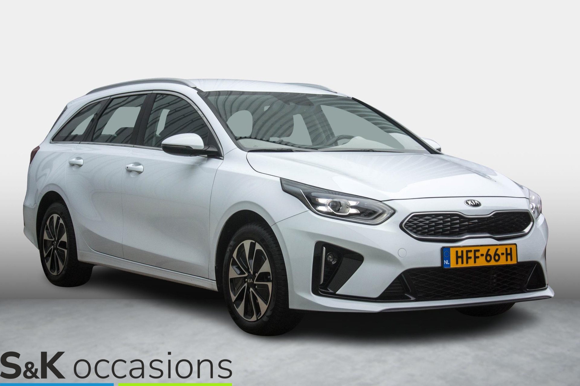 
								Kia Ceed Sportswagon 1.6 GDI PHEV 100% dealer onderhouden vol									