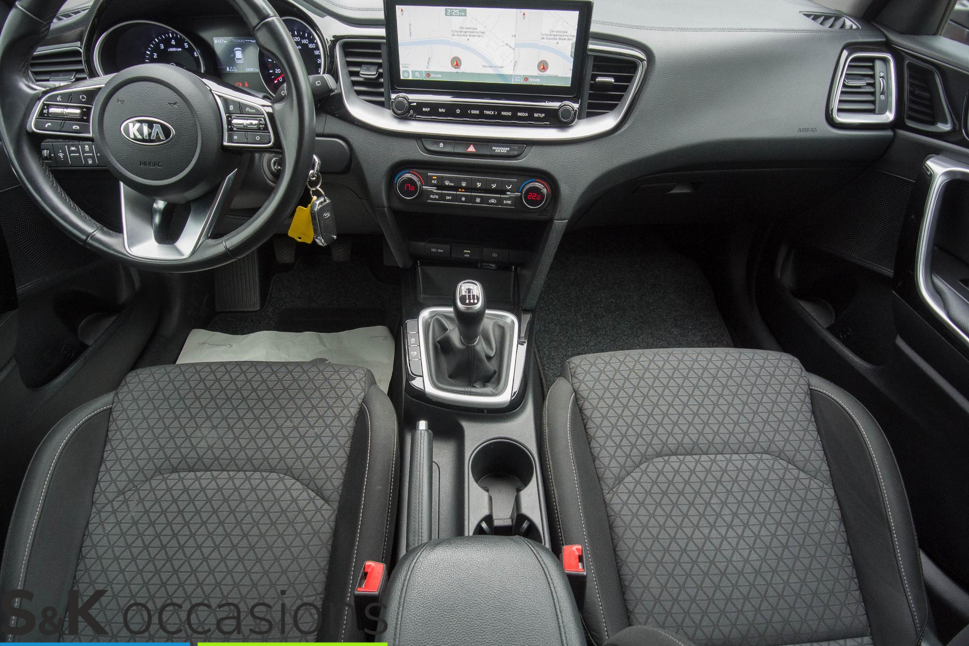 
Kia Ceed 1.0 T-GDi DynamicLine Cruise PDC NAVI vol									