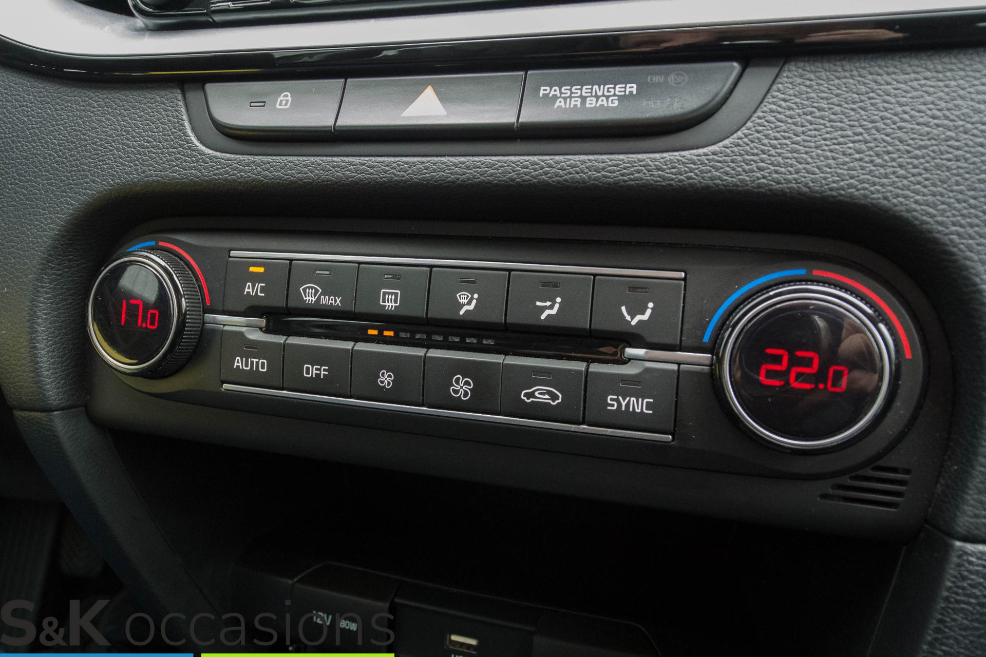 
Kia Ceed 1.0 T-GDi DynamicLine Cruise PDC NAVI vol									