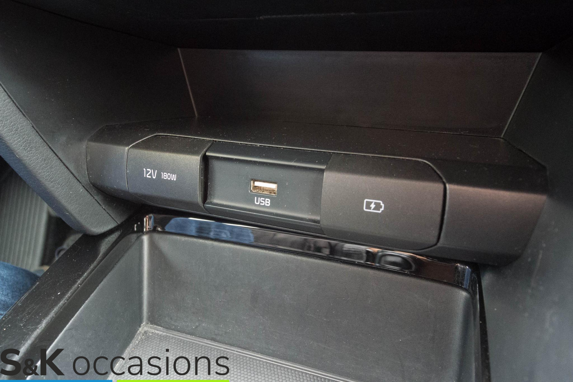 
Kia Ceed 1.0 T-GDi DynamicLine Cruise PDC NAVI vol									