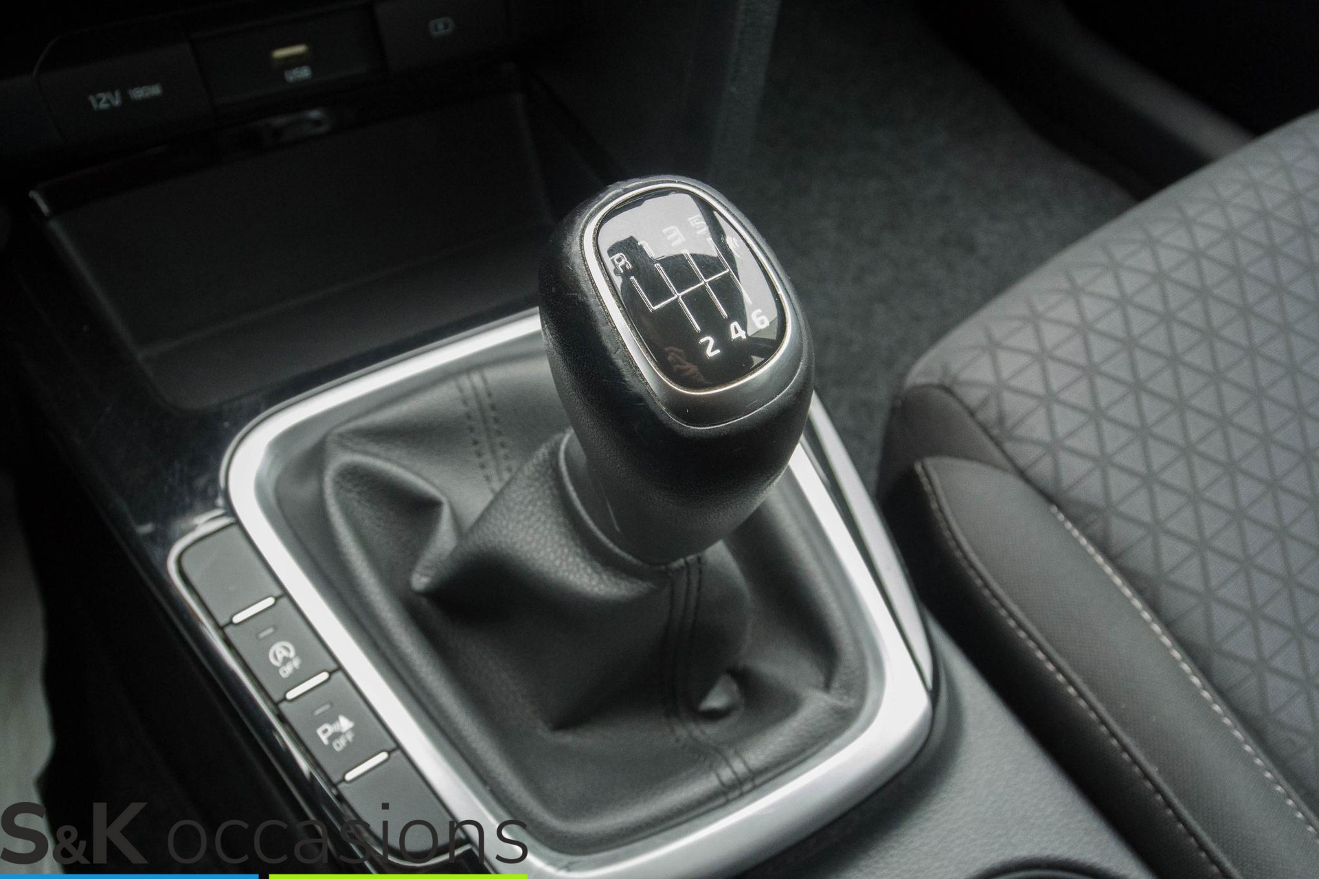 
Kia Ceed 1.0 T-GDi DynamicLine Cruise PDC NAVI vol									