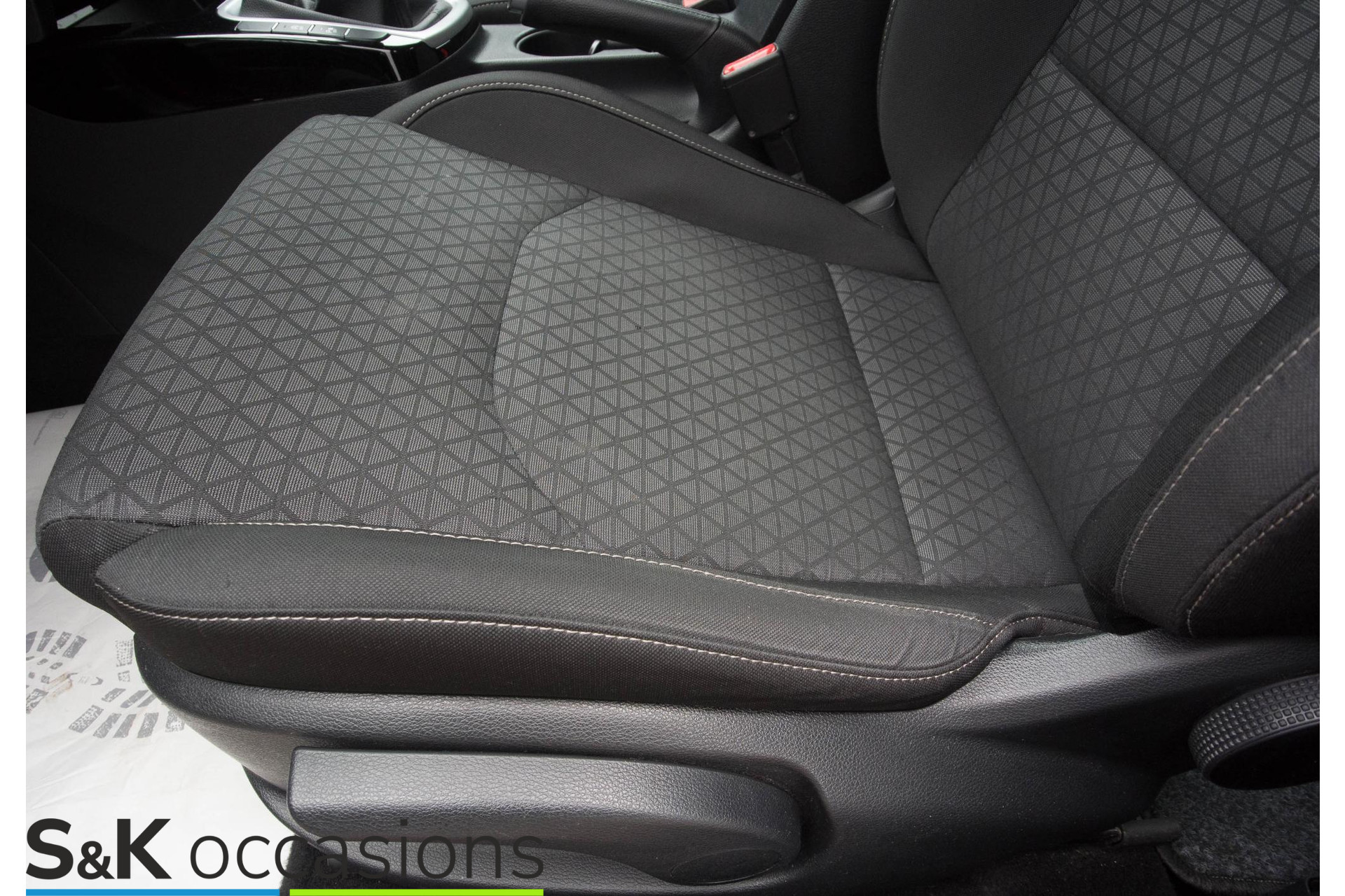 
Kia Ceed 1.0 T-GDi DynamicLine Cruise PDC NAVI vol									