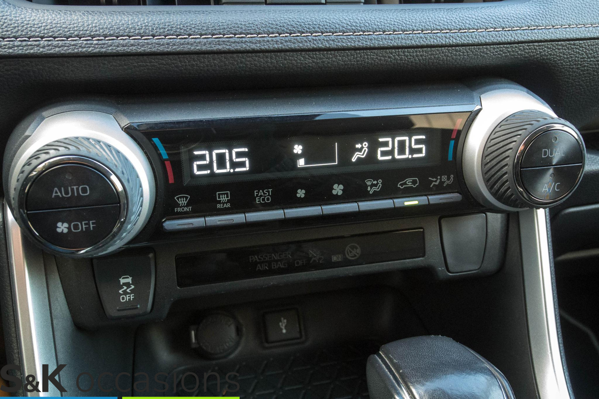 
Toyota RAV4 2.5 Hybrid Dynamic 10 Jaar Garantie vol									