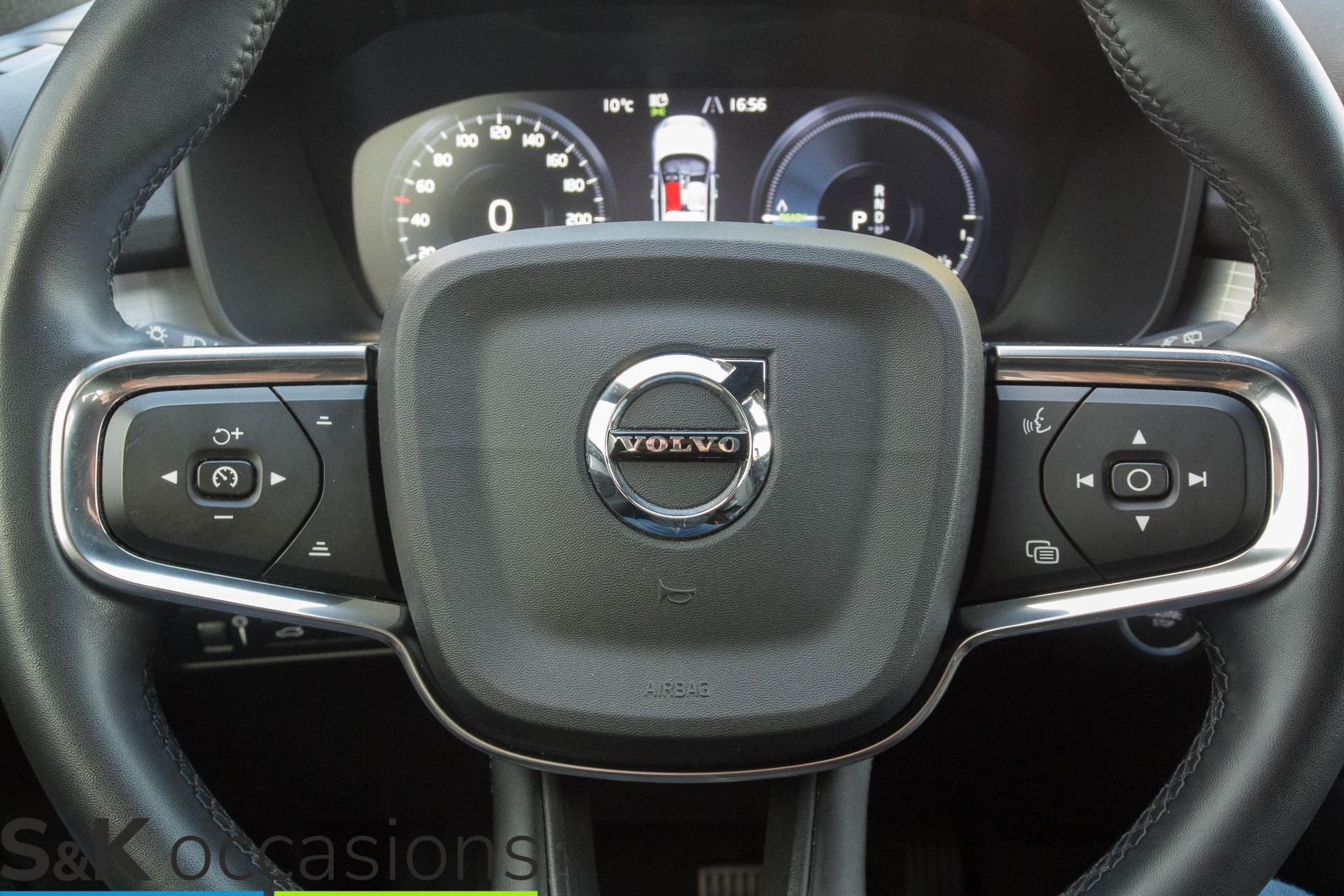 
								Volvo XC40 1.5 T4 Recharge Inscription PANO vol									