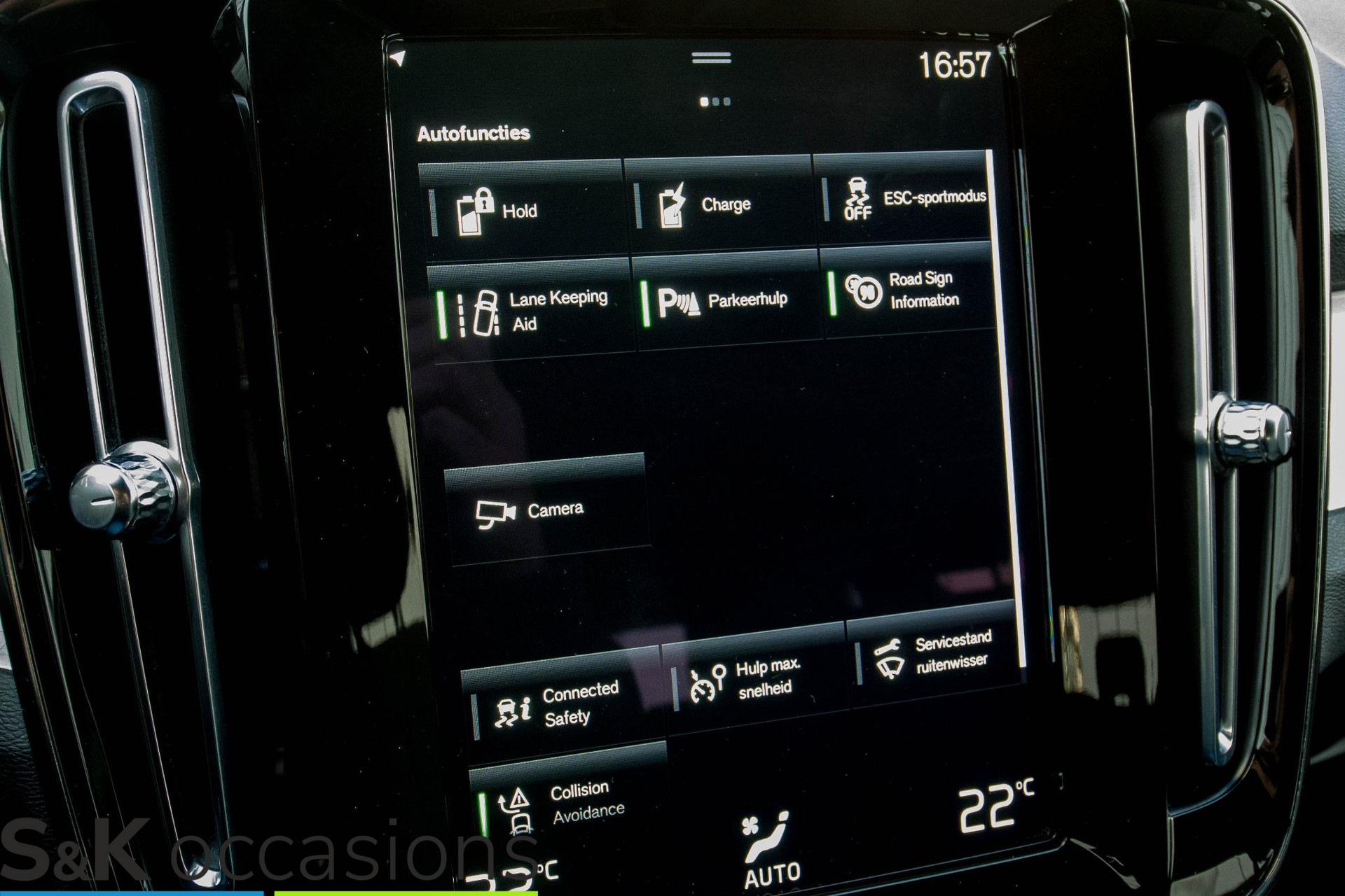 
								Volvo XC40 1.5 T4 Recharge Inscription PANO vol									