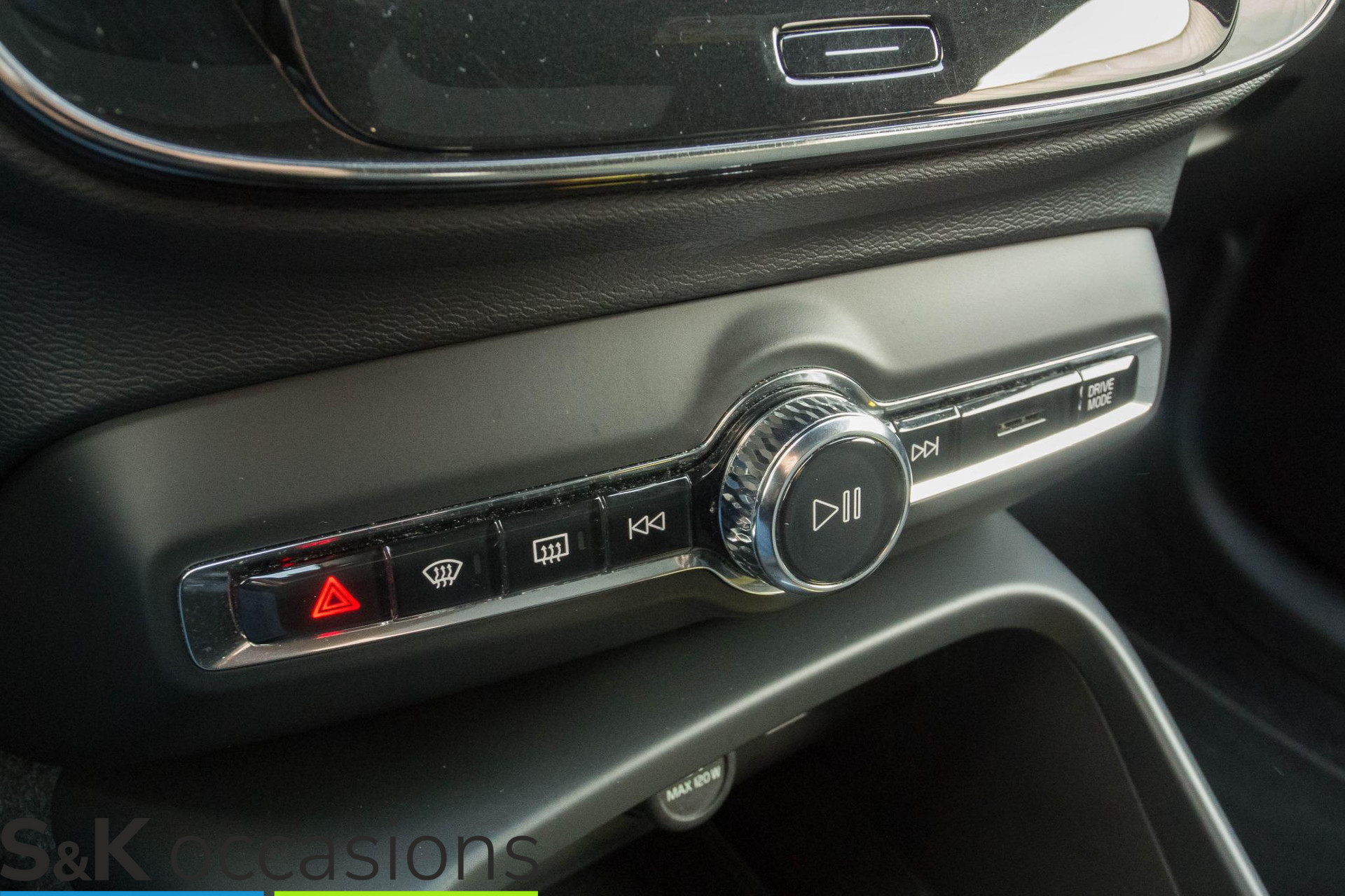 
								Volvo XC40 1.5 T4 Recharge Inscription PANO vol									