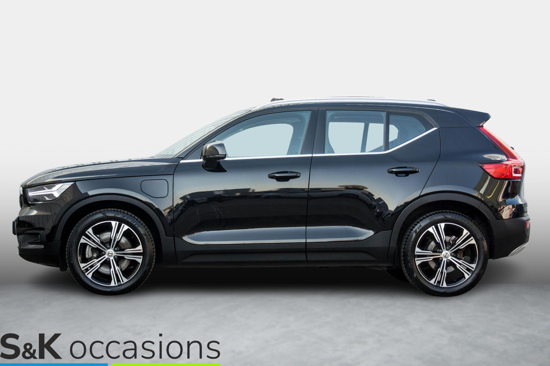 
Volvo XC40 1.5 T5 Recharge Inscription Pano 360 Harman sound vol									