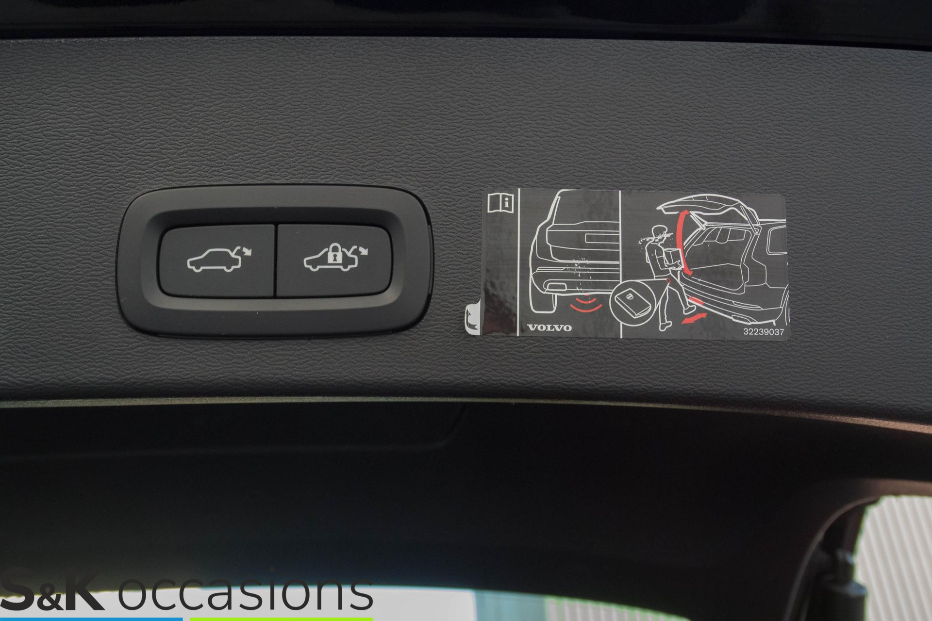 
Volvo XC40 1.5 T5 Recharge Inscription Pano 360 Harman sound vol									