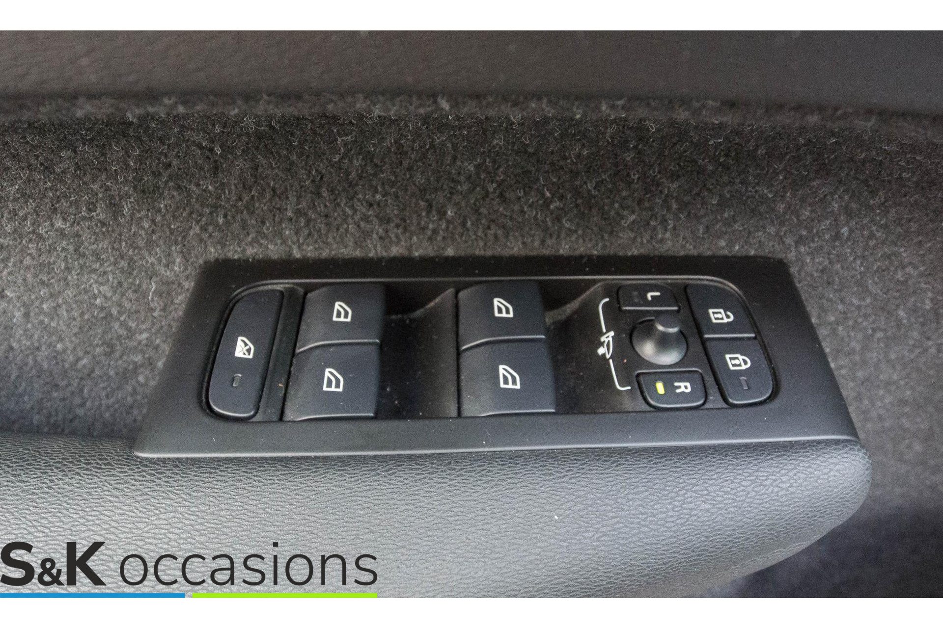 
Volvo XC40 1.5 T5 Recharge Inscription Pano 360 Harman sound vol									