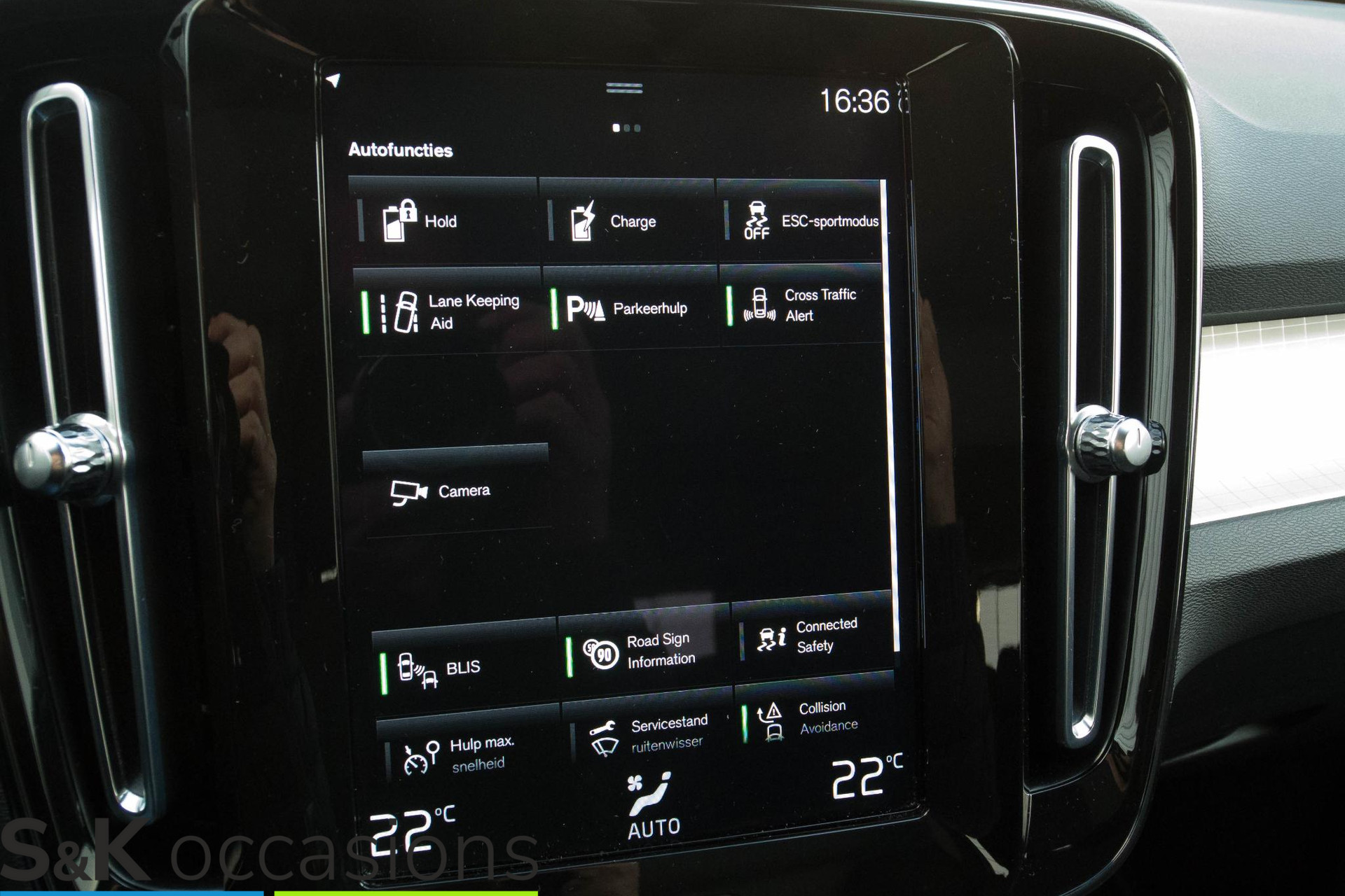 
Volvo XC40 1.5 T5 Recharge Inscription Pano 360 Harman sound vol									