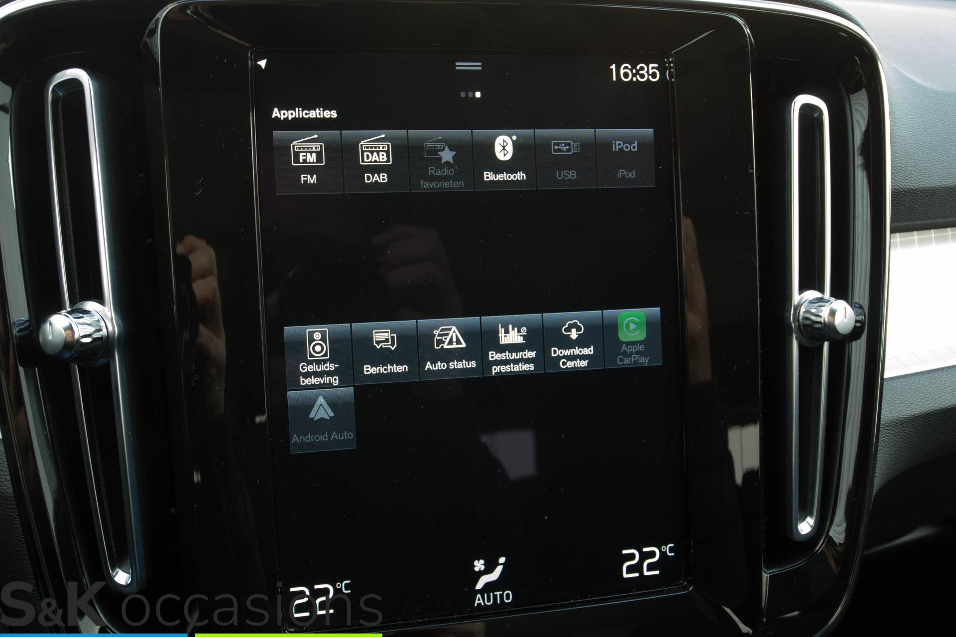 
Volvo XC40 1.5 T5 Recharge Inscription Pano 360 Harman sound vol									