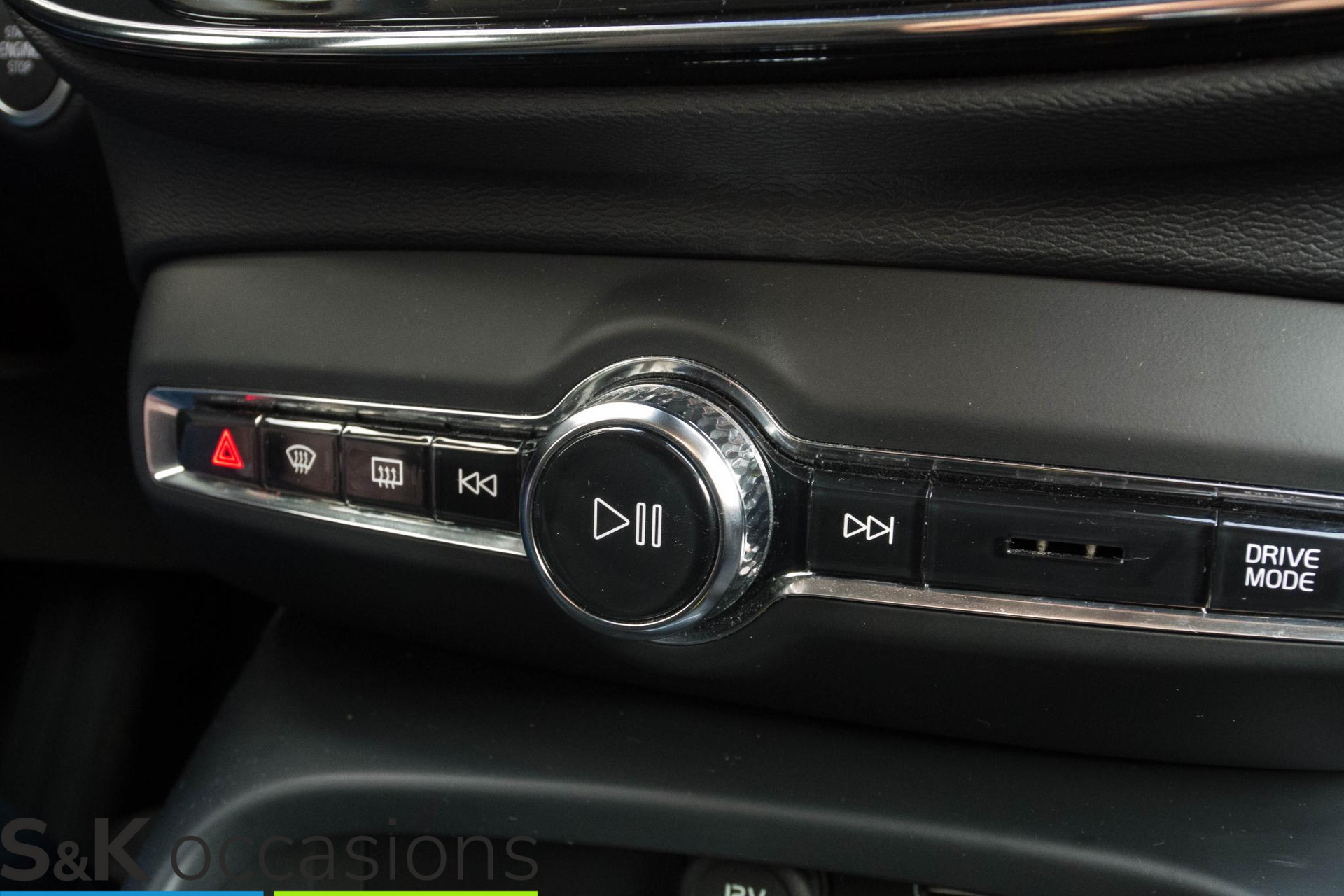 
Volvo XC40 1.5 T5 Recharge Inscription Pano 360 Harman sound vol									