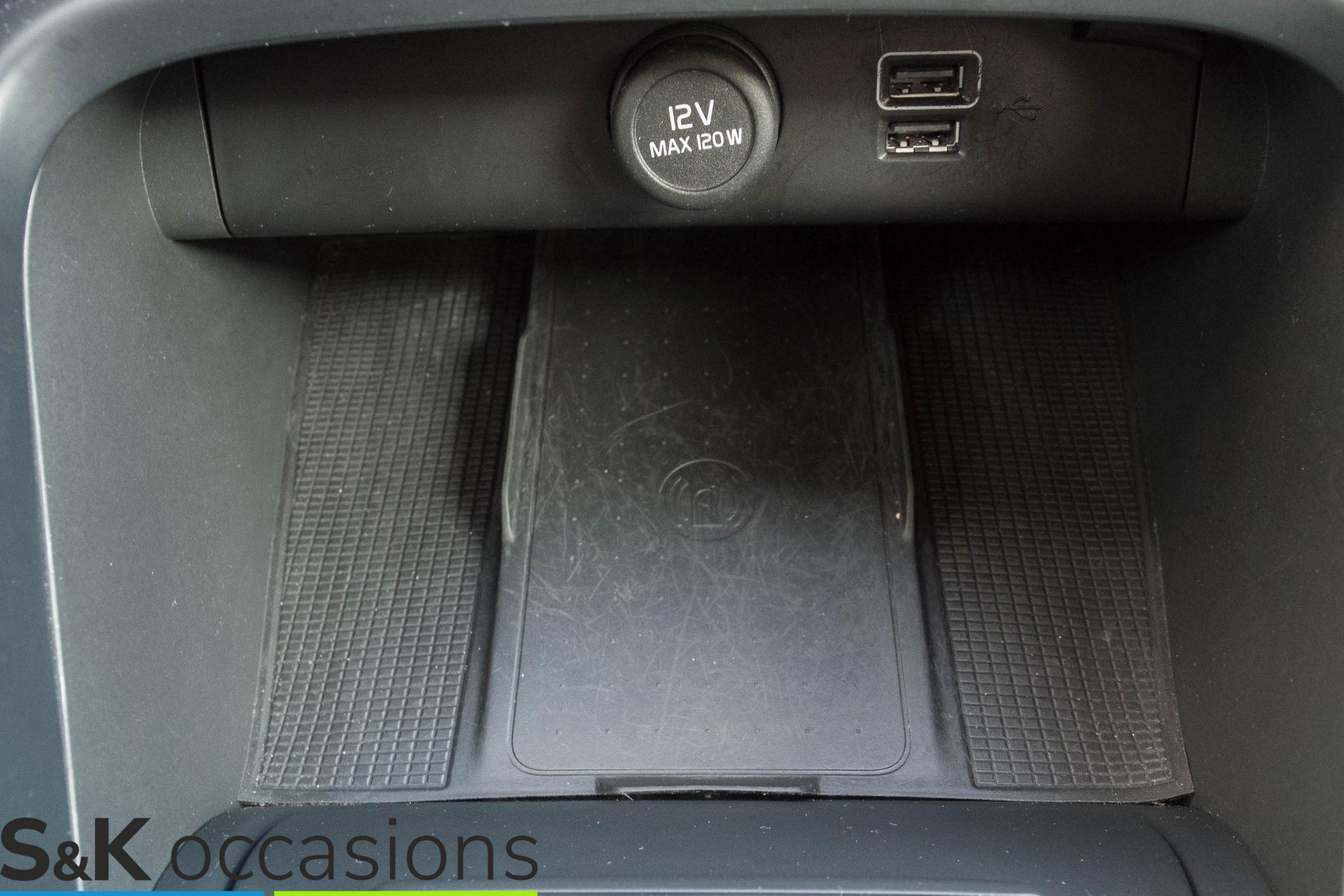 
Volvo XC40 1.5 T5 Recharge Inscription Pano 360 Harman sound vol									