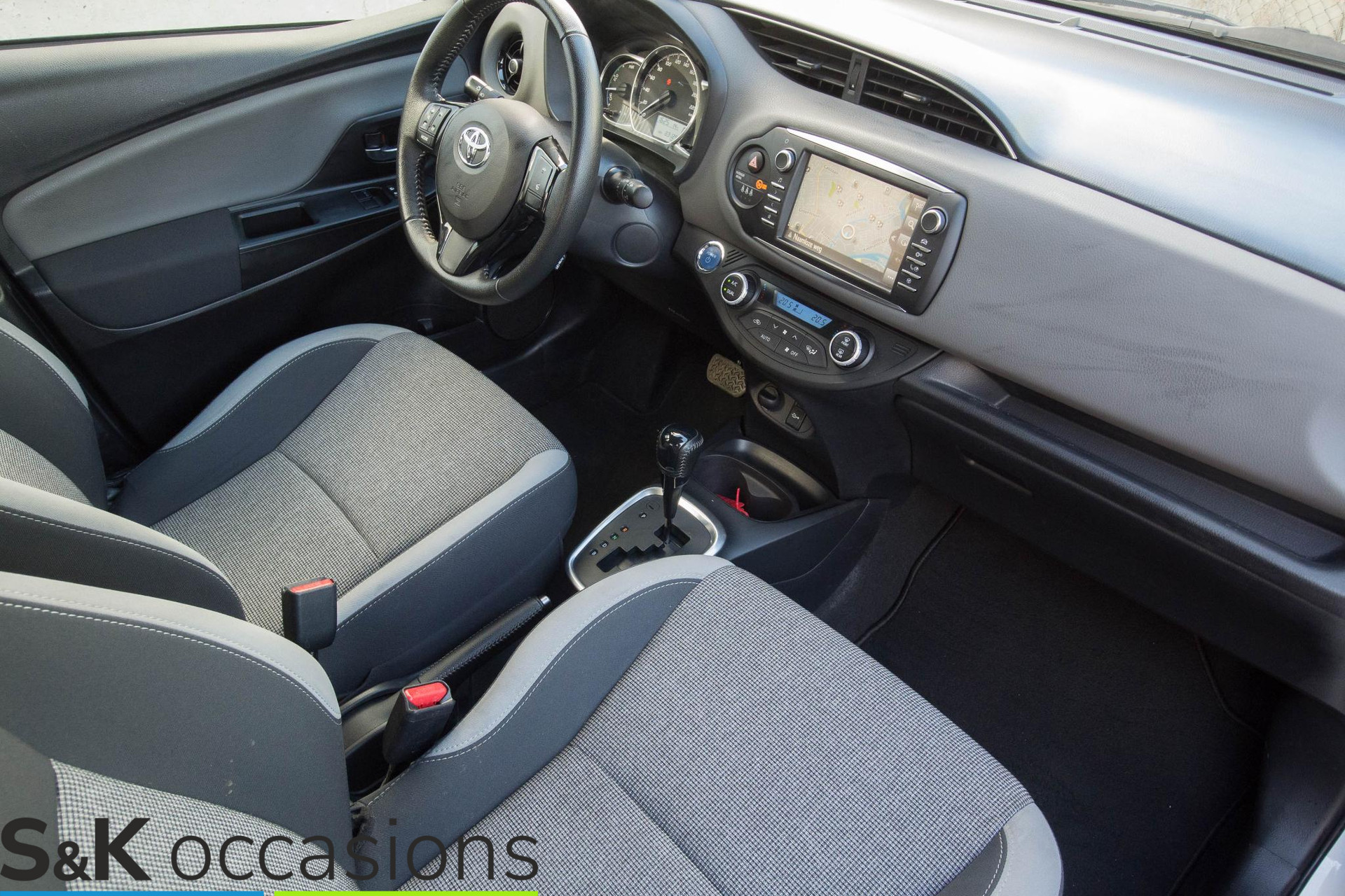 
								Toyota Yaris 1.5 Hybrid Dynamic NAVI Cruise PDC+Camera vol									