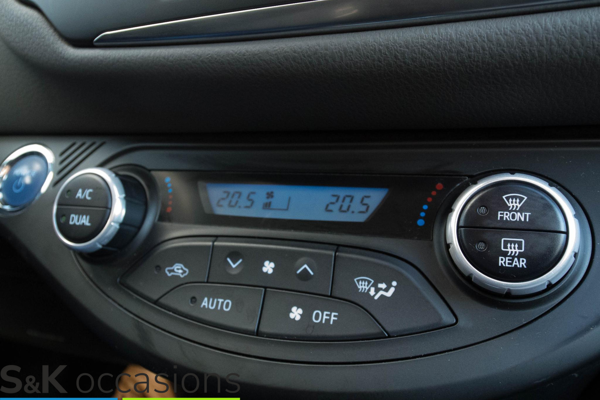 
								Toyota Yaris 1.5 Hybrid Dynamic NAVI Cruise PDC+Camera vol									