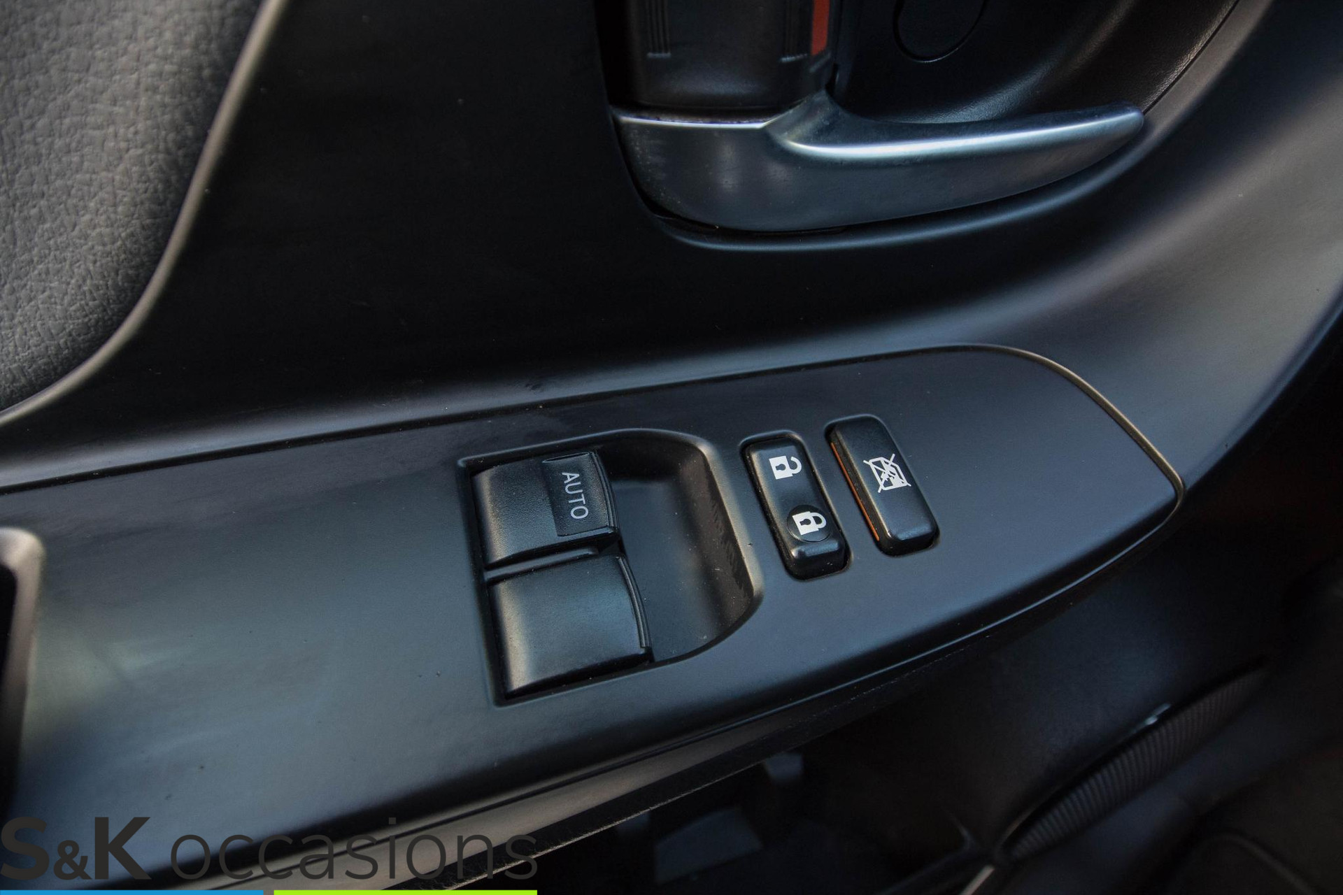 
								Toyota Yaris 1.5 Hybrid Dynamic NAVI Cruise PDC+Camera vol									