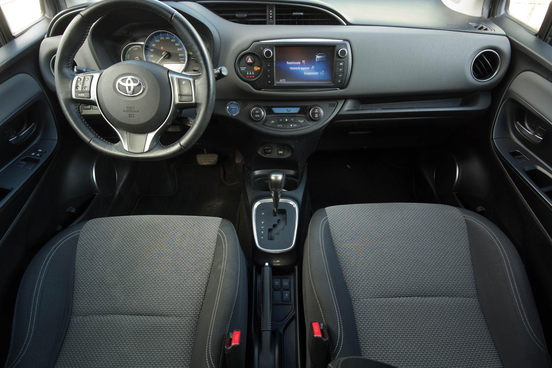 
								Toyota Yaris 1.5 Hybrid Comfort vol									