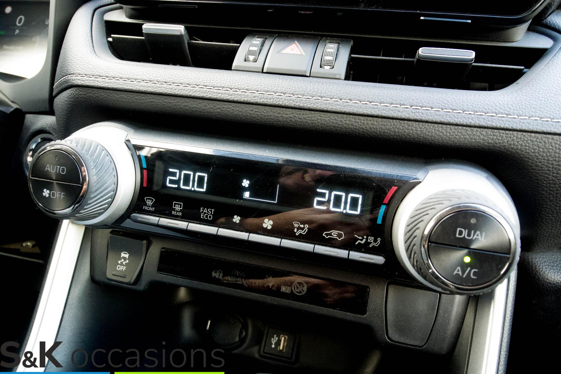 
								Toyota RAV4 2.5 Hybrid AWD 10 Jaar Garantie vol									