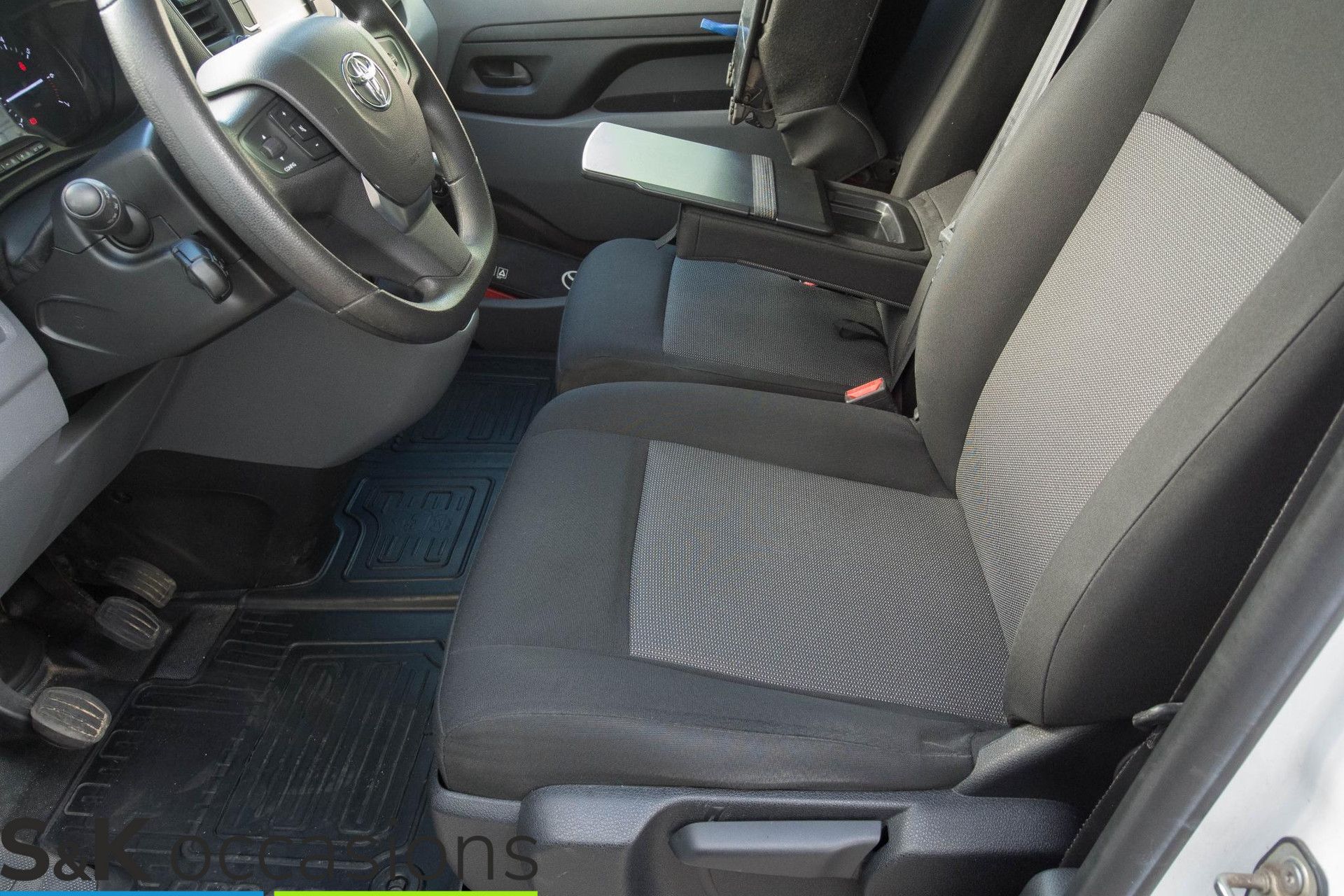 
Toyota ProAce Worker 2.0 D-4D L2H1 Long Airco Cruise PDC euro6 vol									