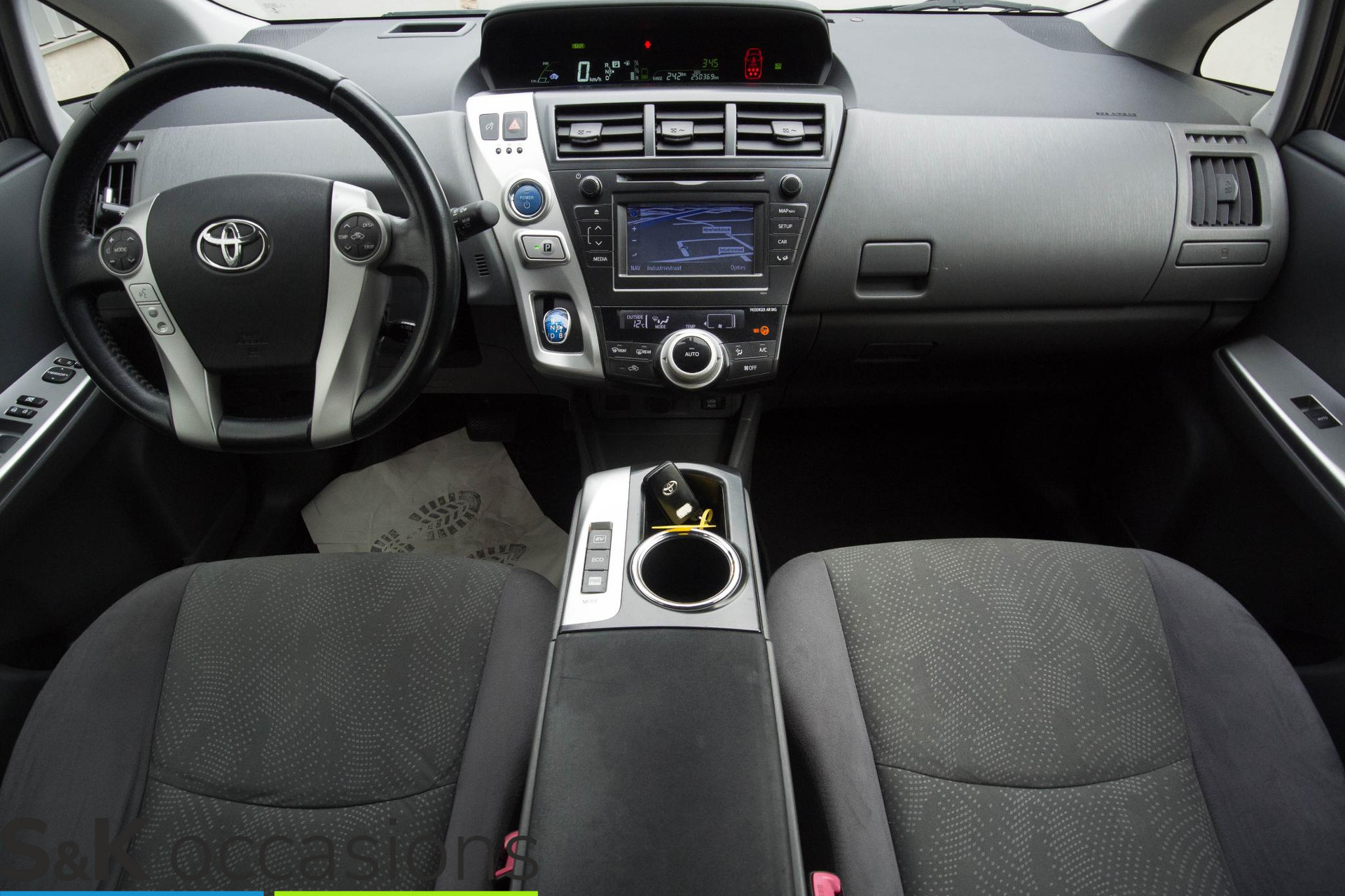 
								Toyota Prius Wagon 1.8 Aspiration PANO HeadUP vol									