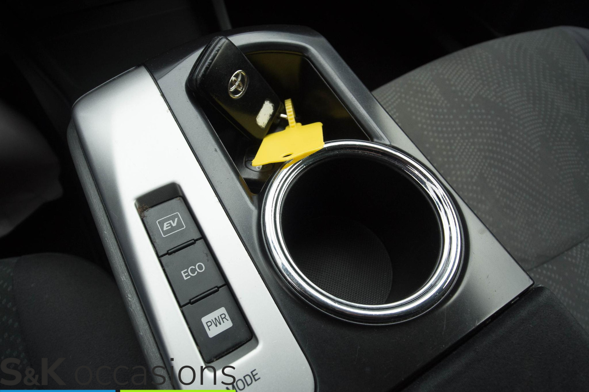 
								Toyota Prius Wagon 1.8 Aspiration PANO HeadUP vol									
