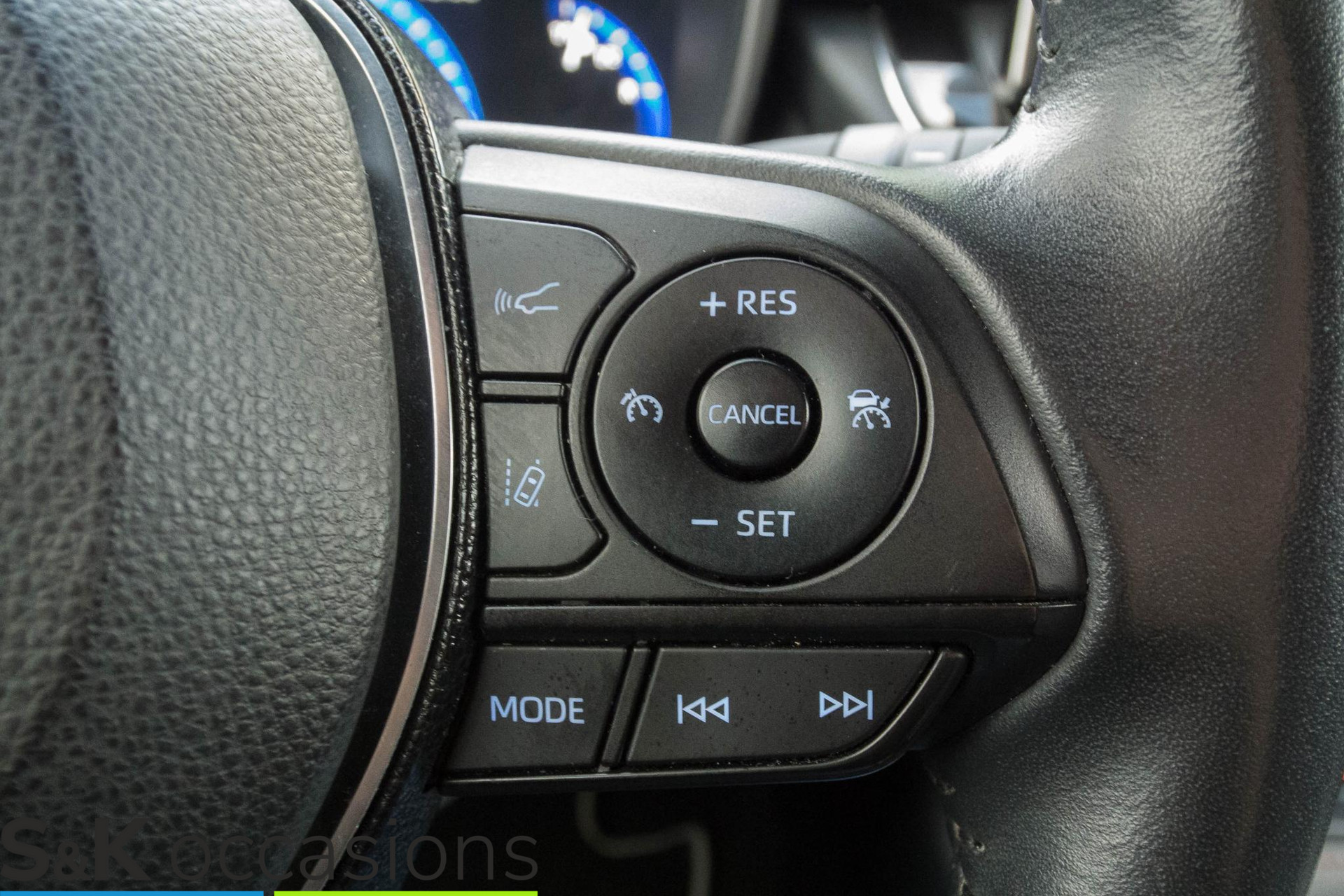 
								Toyota Corolla 1.8 Hybrid 10 jaar Garantie BI-TONE vol									