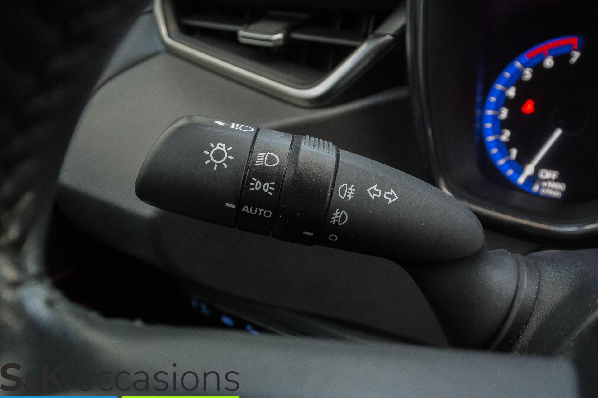 
								Toyota Corolla 1.8 Hybrid 10 jaar Garantie BI-TONE vol									