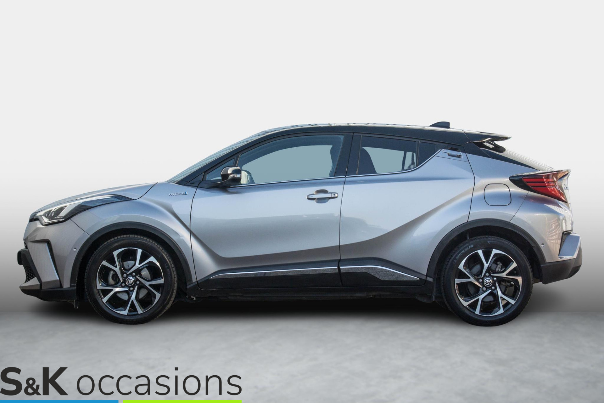 
								Toyota C-HR 1.8 Hybrid Executive BI-TONE JBLsound Leder vol									
