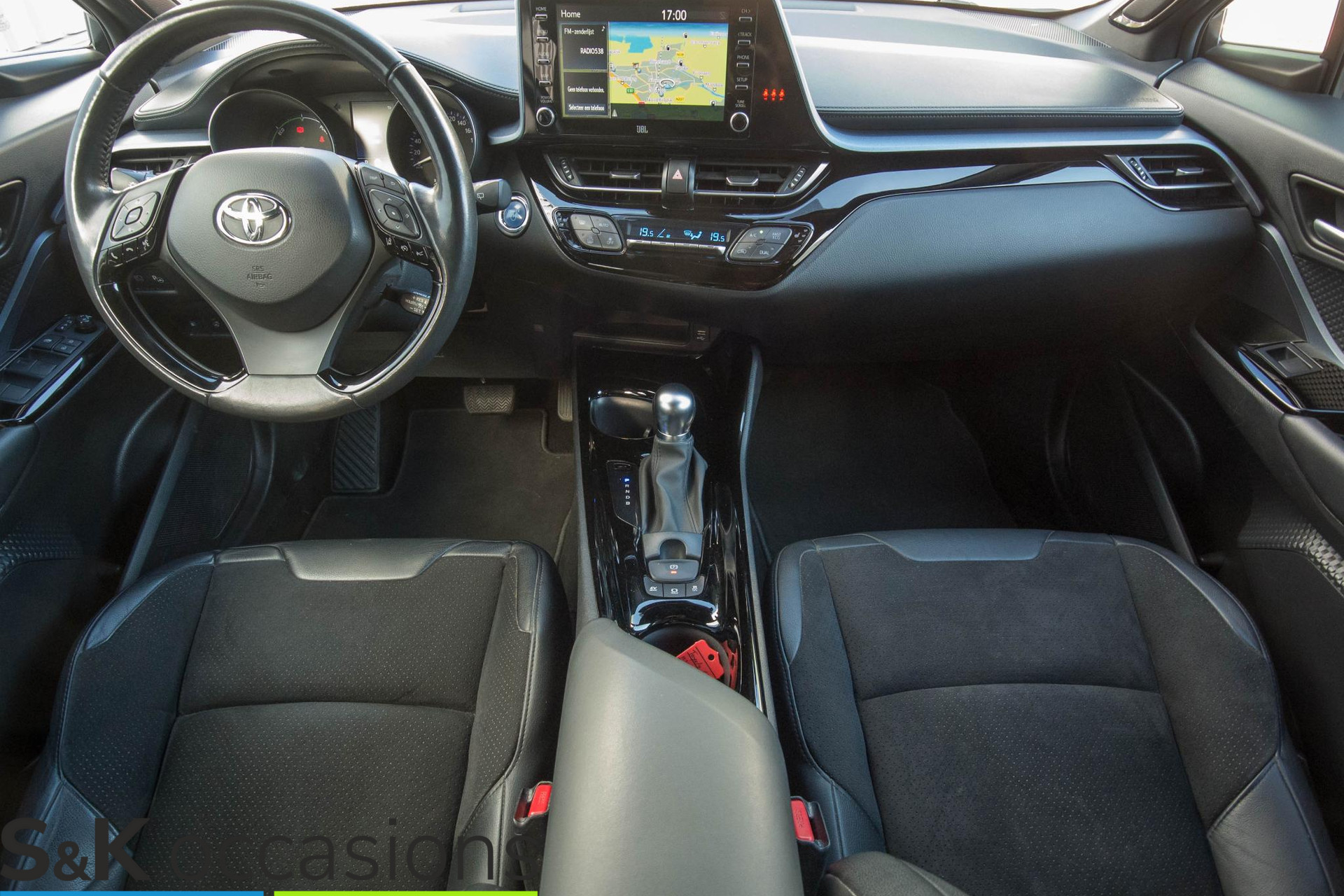 
								Toyota C-HR 1.8 Hybrid Executive BI-TONE JBLsound Leder vol									