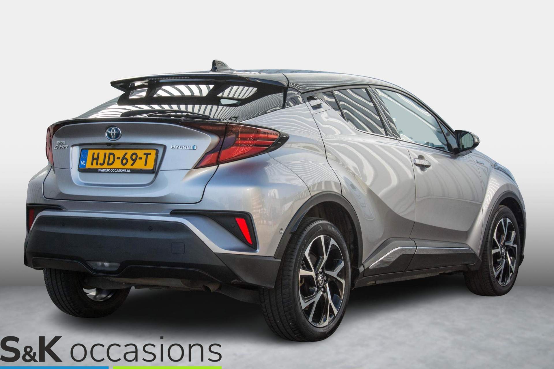 
								Toyota C-HR 1.8 Hybrid Executive BI-TONE JBLsound Leder vol									