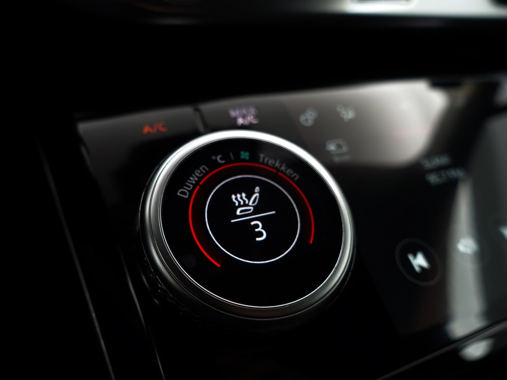 
Jaguar I-PACE EV400 SE 90 kWh Aut- Stuur/Stoelverwarming, Meridian Audio, Memory, Carplay vol									