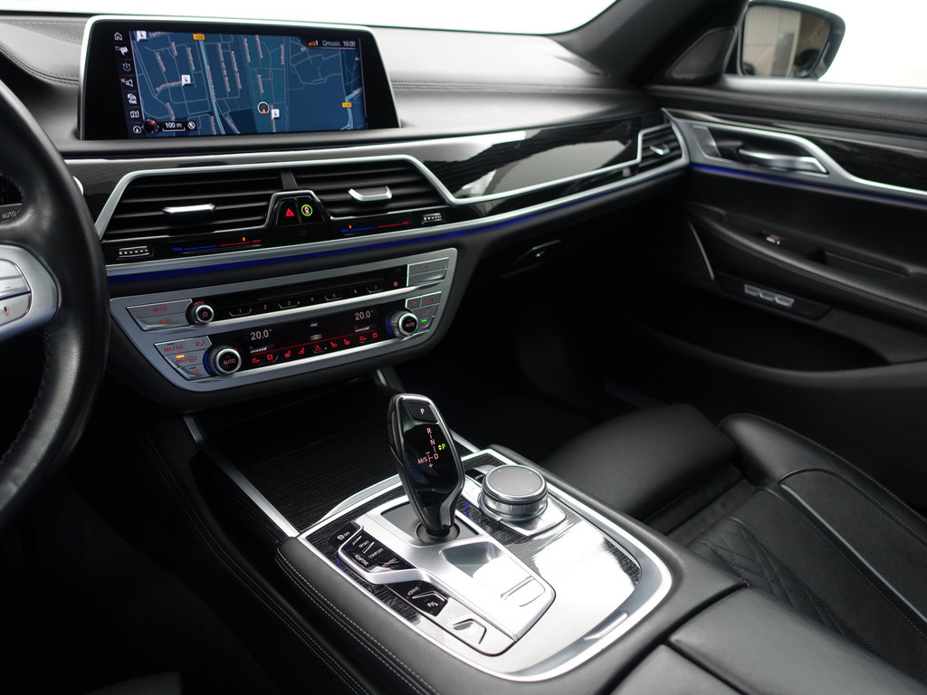 
BMW 7 Serie 740e iPerformance High Executive Soft close, Entertainment package, Harman Kardon, Schuifdak, Stoelventilatie vol									