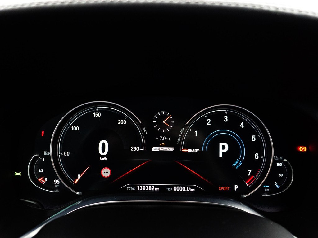 
BMW 7 Serie 740e iPerformance High Executive Soft close, Entertainment package, Harman Kardon, Schuifdak, Stoelventilatie vol									