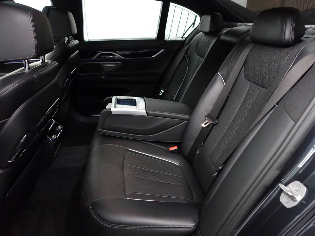 
BMW 7 Serie 740e iPerformance High Executive Soft close, Entertainment package, Harman Kardon, Schuifdak, Stoelventilatie vol									