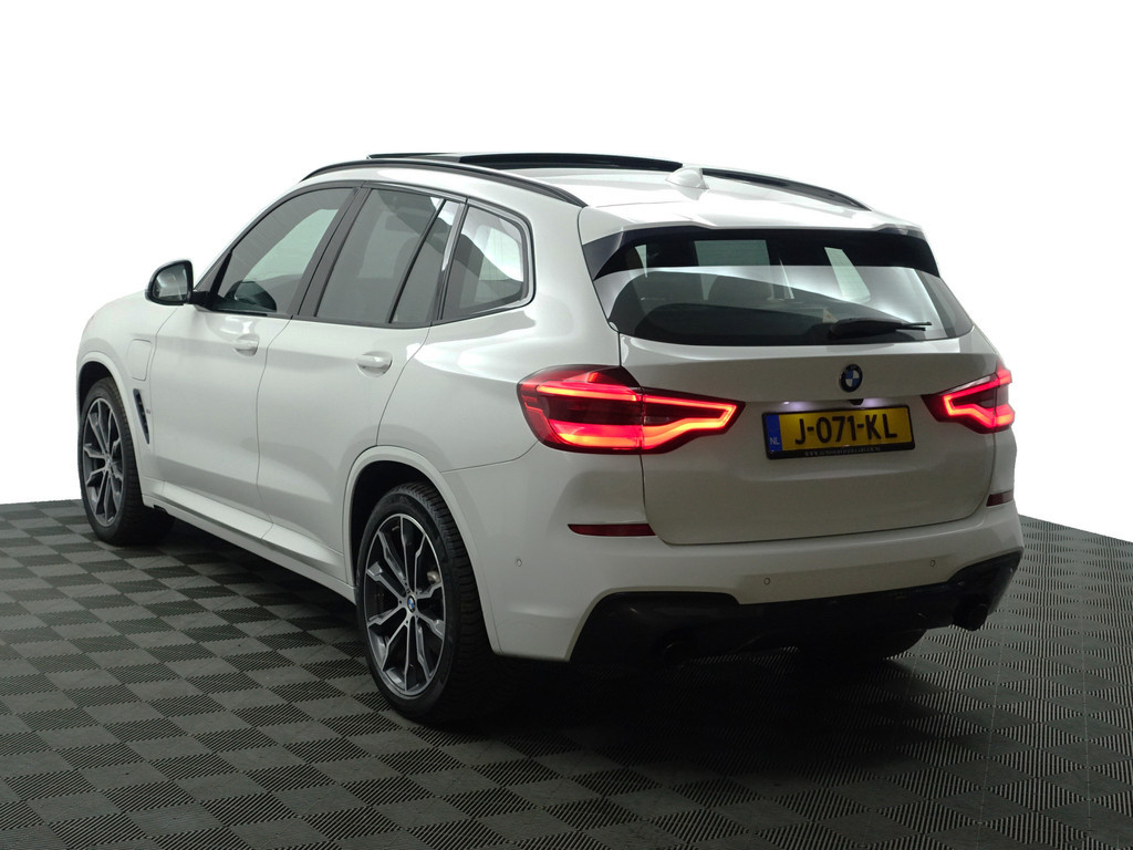 
BMW X3 xDrive30e eDrive M Sport Edition Aut- Carbonafwerking, Sfeerverlichting, Panoramadak, Standkachel, Individual Sport Leder vol									
