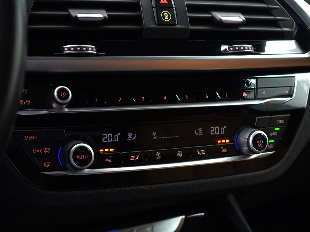 
BMW X3 xDrive30e eDrive M Sport Edition Aut- Carbonafwerking, Sfeerverlichting, Panoramadak, Standkachel, Individual Sport Leder vol									