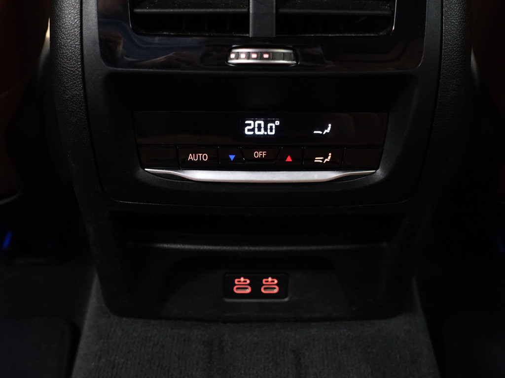 
BMW X3 xDrive30e eDrive M Sport Edition Aut- Carbonafwerking, Sfeerverlichting, Panoramadak, Standkachel, Individual Sport Leder vol									