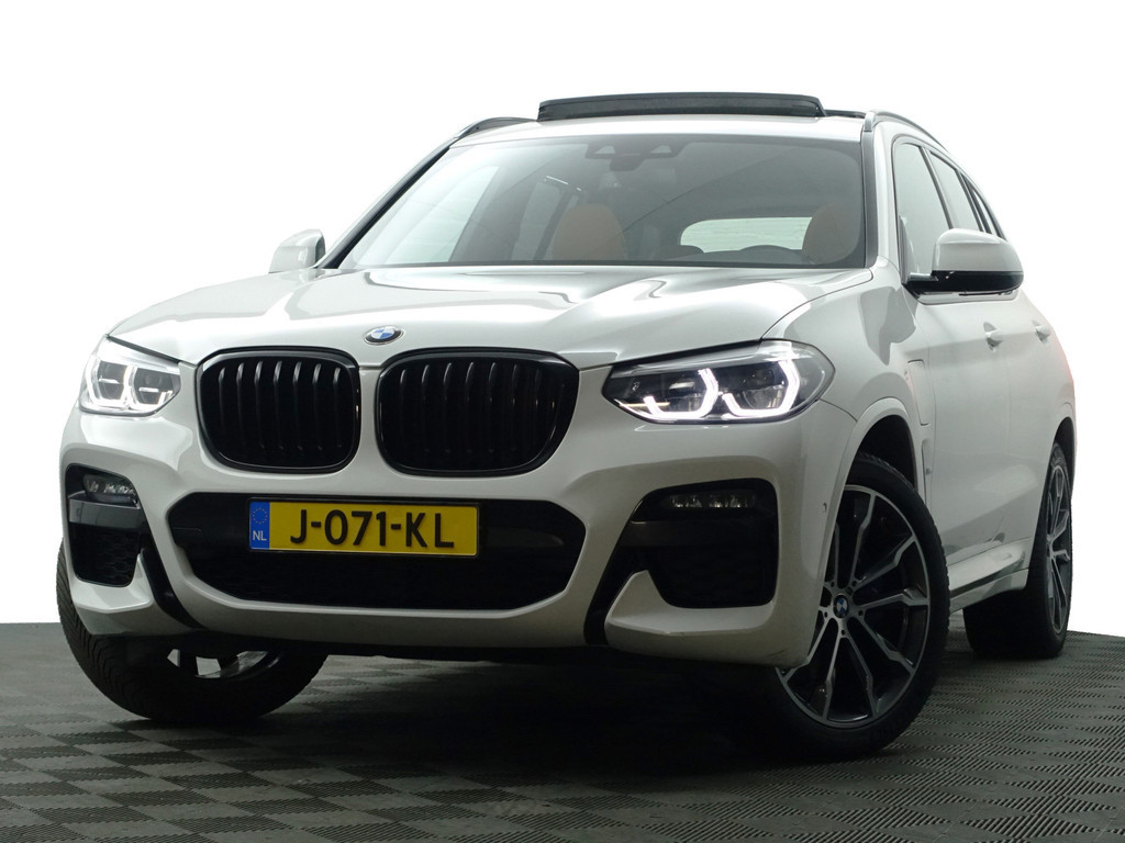 
BMW X3 xDrive30e eDrive M Sport Edition Aut- Carbonafwerking, Sfeerverlichting, Panoramadak, Standkachel, Individual Sport Leder vol									