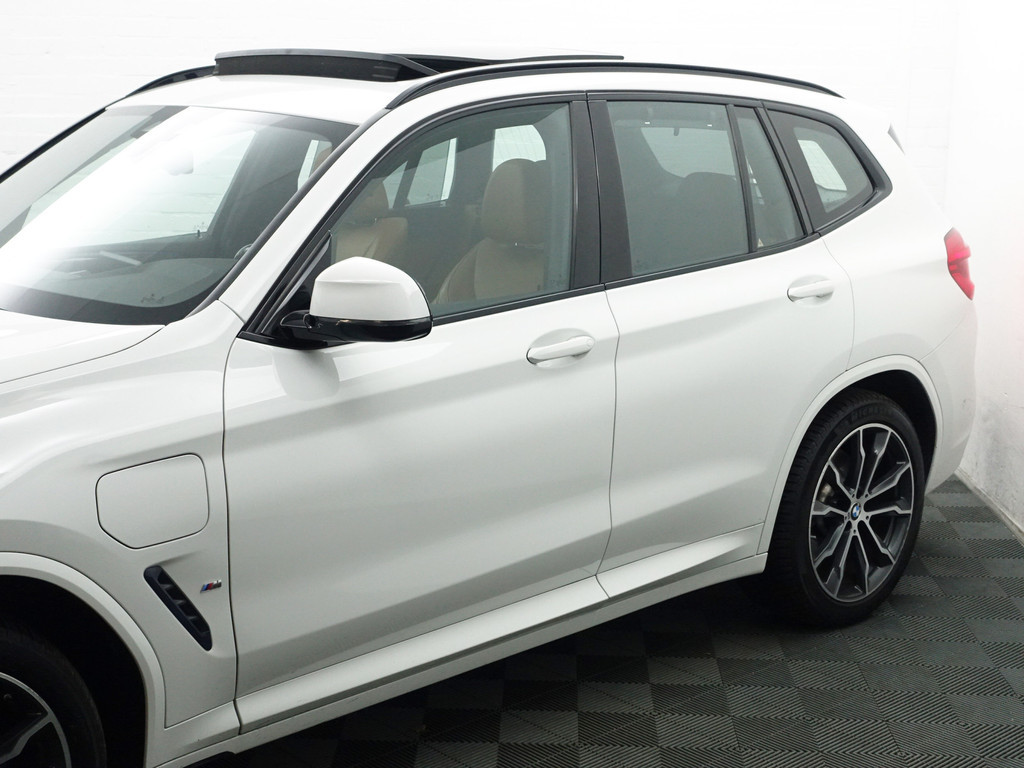 
BMW X3 xDrive30e eDrive M Sport Edition Aut- Carbonafwerking, Sfeerverlichting, Panoramadak, Standkachel, Individual Sport Leder vol									