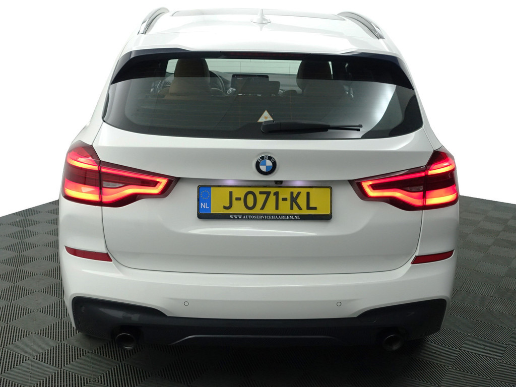 
BMW X3 xDrive30e eDrive M Sport Edition Aut- Carbonafwerking, Sfeerverlichting, Panoramadak, Standkachel, Individual Sport Leder vol									