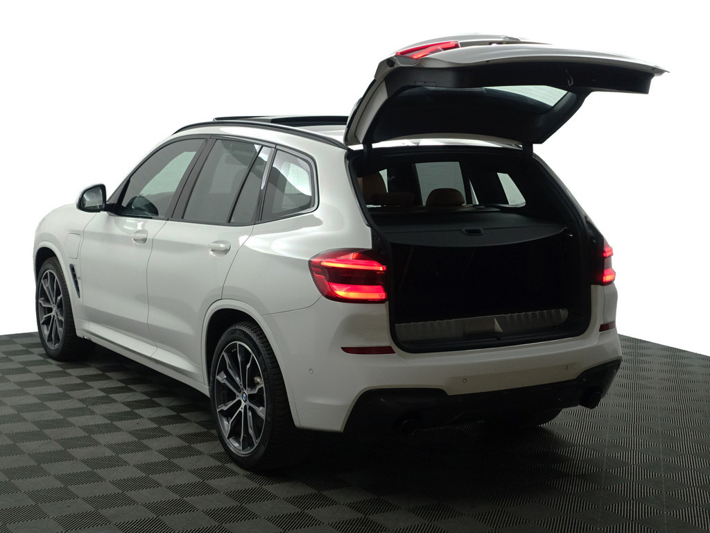 
BMW X3 xDrive30e eDrive M Sport Edition Aut- Carbonafwerking, Sfeerverlichting, Panoramadak, Standkachel, Individual Sport Leder vol									